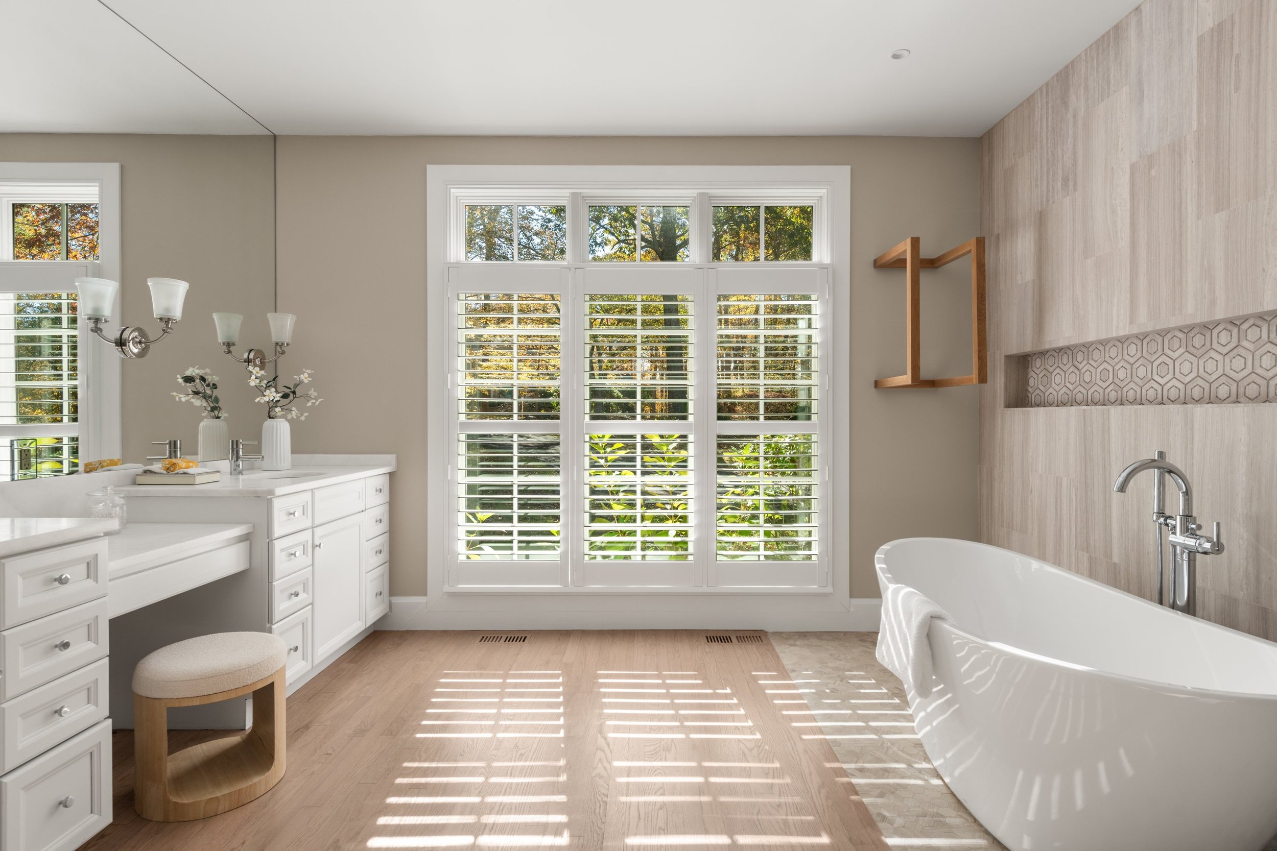 Primary-bath_049-3MayflowerLane-Weston-CT-06883-SMALL.jpg