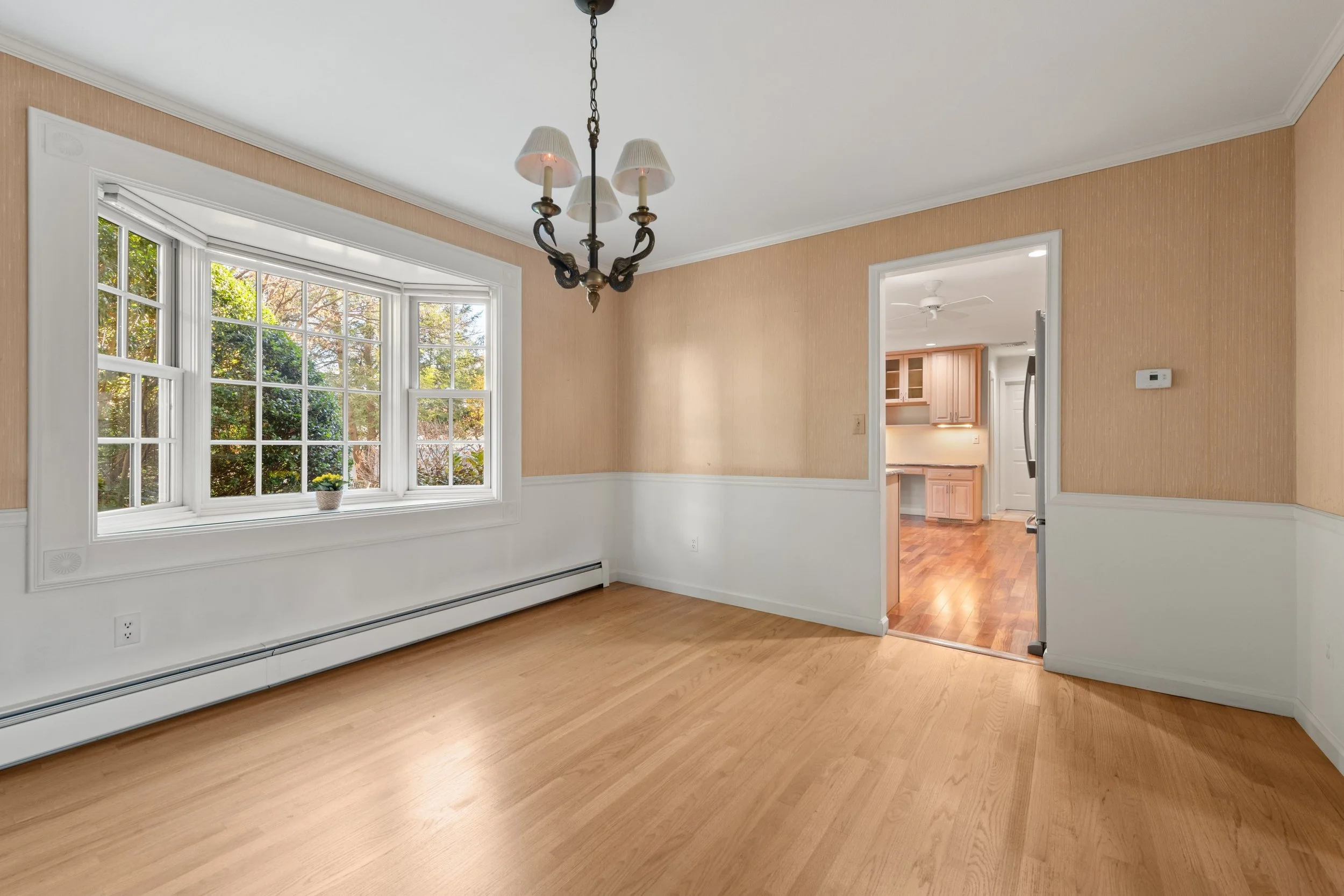 Kitchen-to-dining-room_024-56-Drake-Lane-Fairfield-CT-06824.jpg