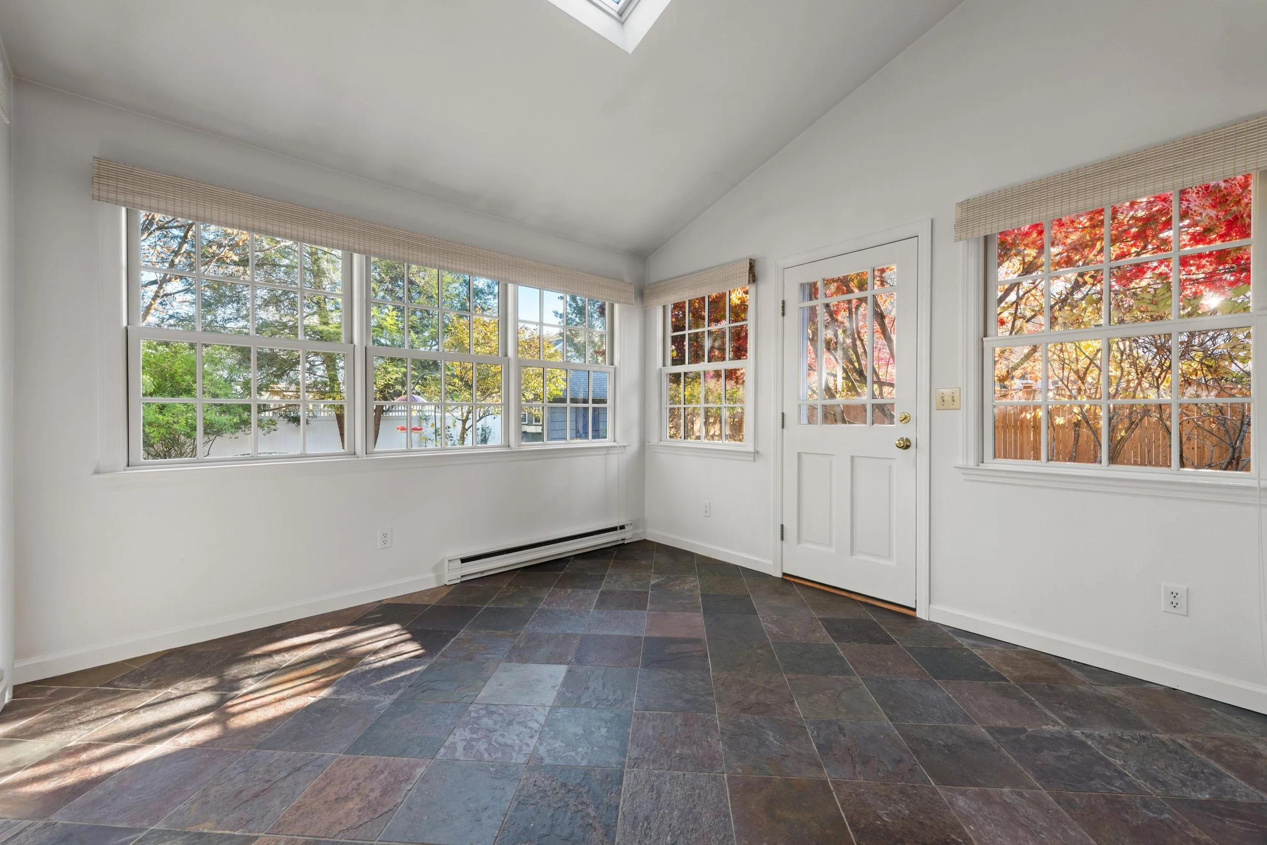 Sunroom_033-56-Drake-Lane-Fairfield-CT-06824.jpg