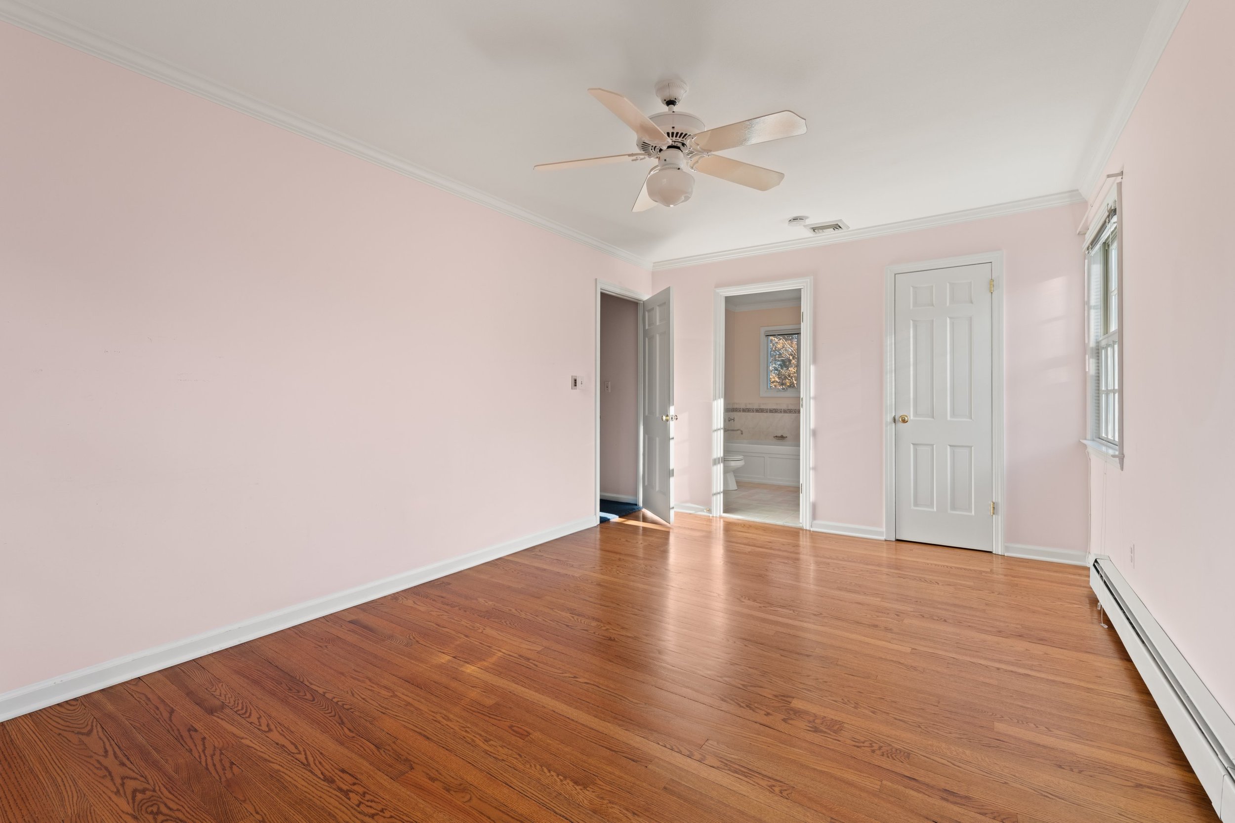 Ensuite-bedroom_039-56-Drake-Lane-Fairfield-CT-06824.jpg