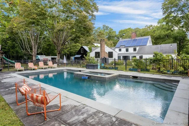 22 Huckleberry Lane, Weston