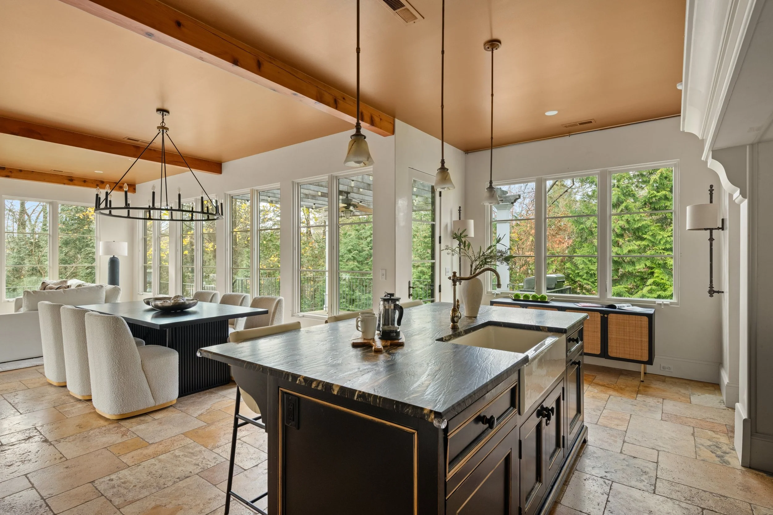 Kitchen-center-island_039-15CrossHighway-Westport-CT-06880-SMALL.jpg