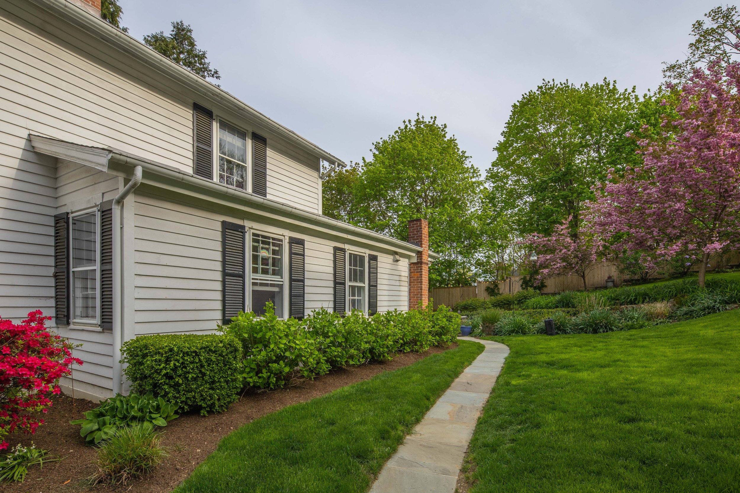 Side-yard_15 Wright St, Westport, CT 06880-202.jpg