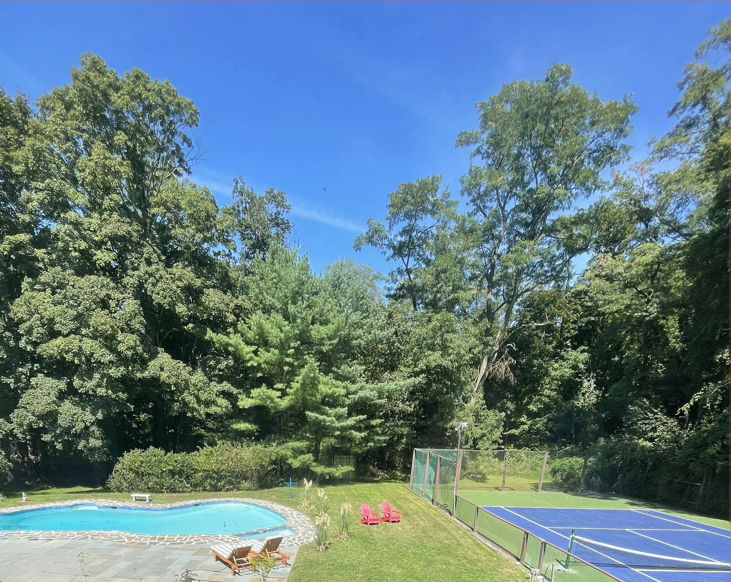 Pool-and-tennis-court-at-2177-Cross-Highway-Westport-CT_11.jpeg