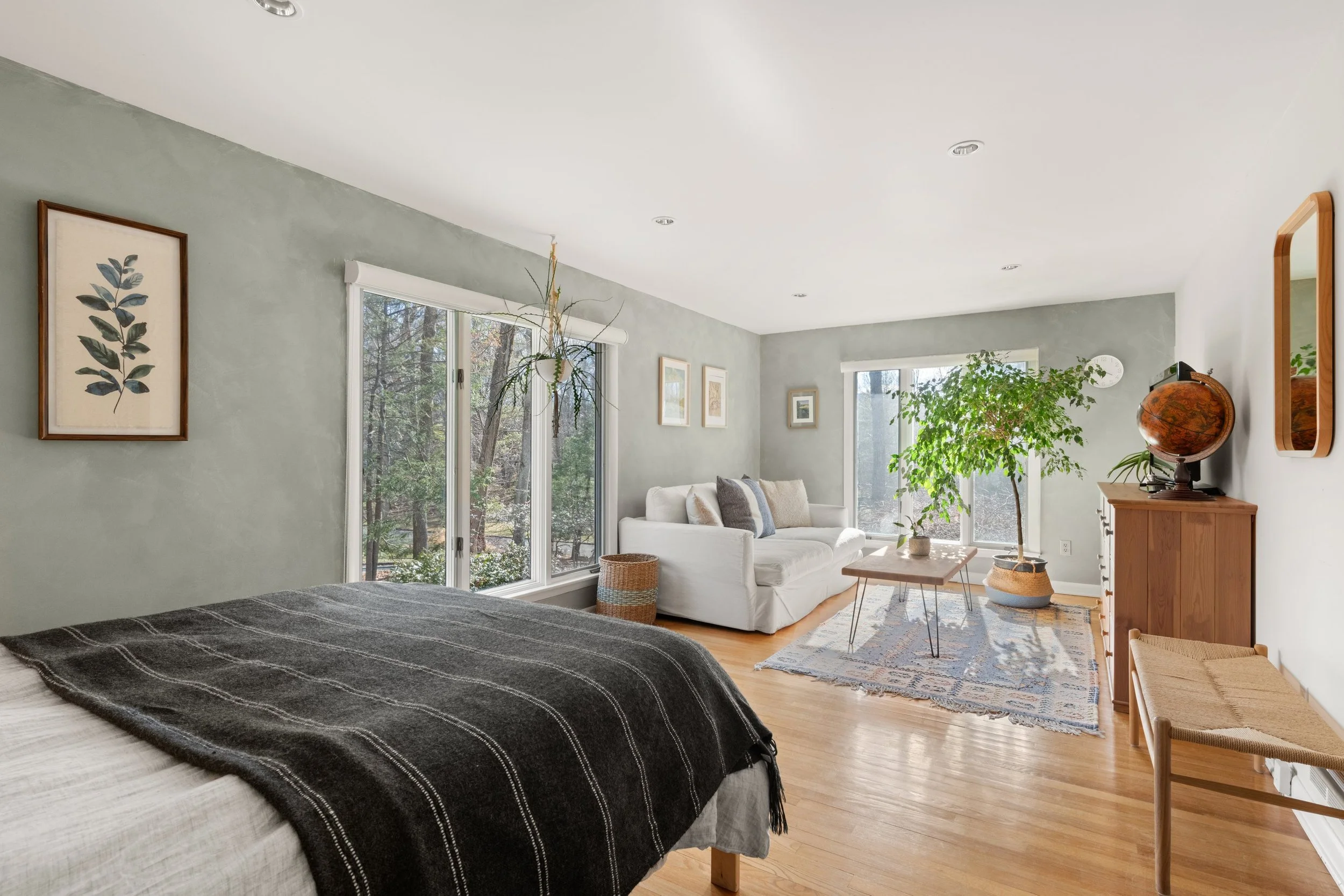 Main Floor Guest Suite