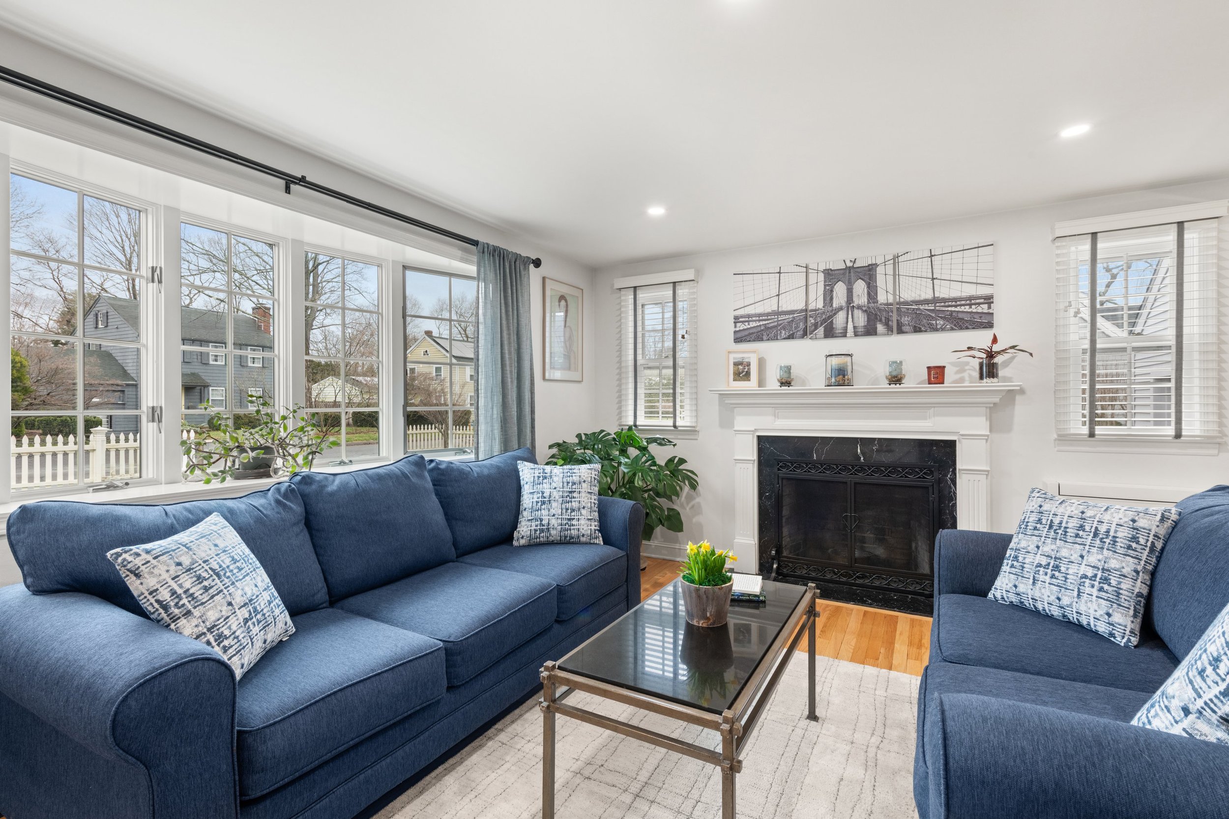 Living-room-views_012-25-Oak-Street-Westport-CT-06880.jpg