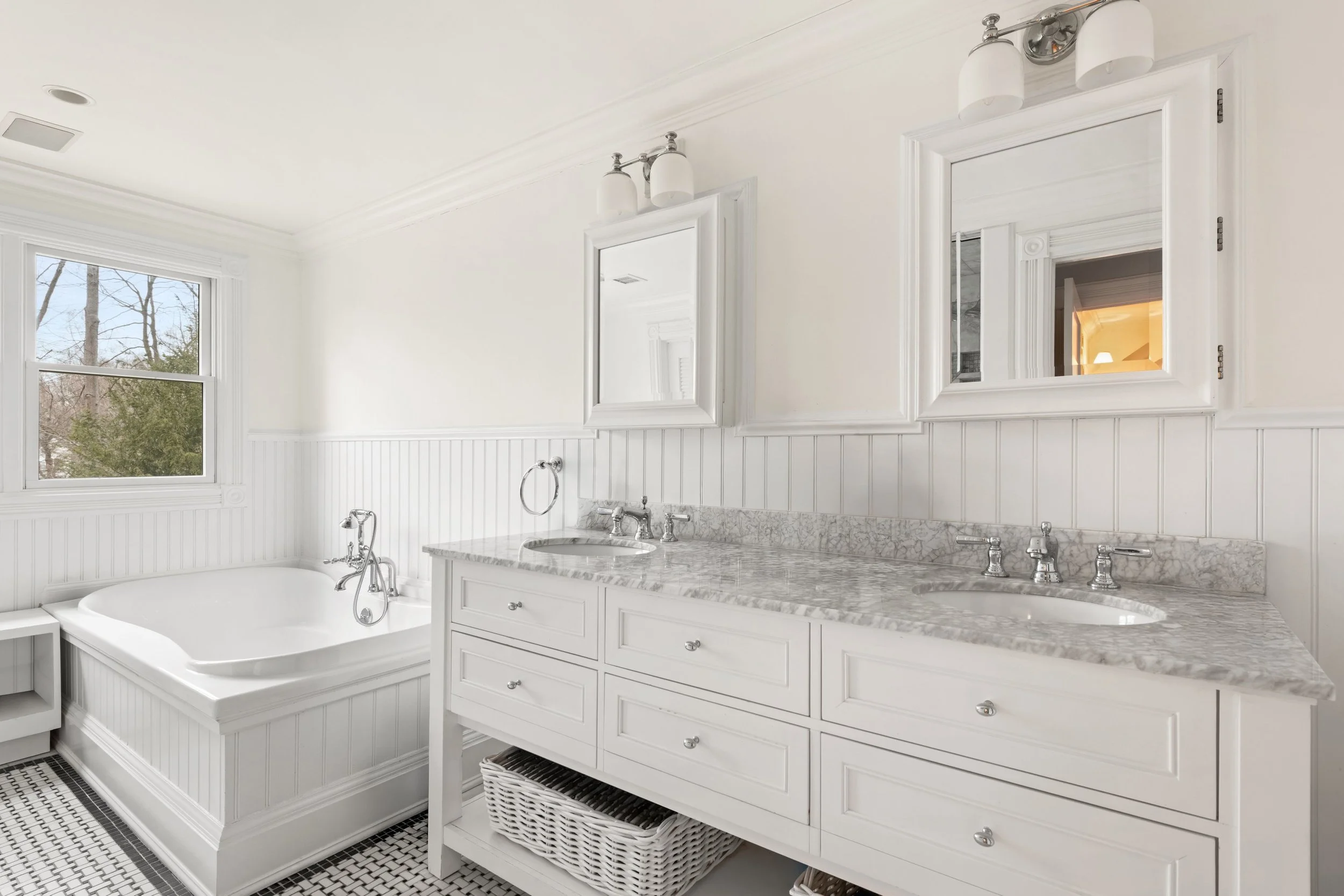 Primary-bath_046-32-Berndale-Drive-Westport-CT-06880.jpg