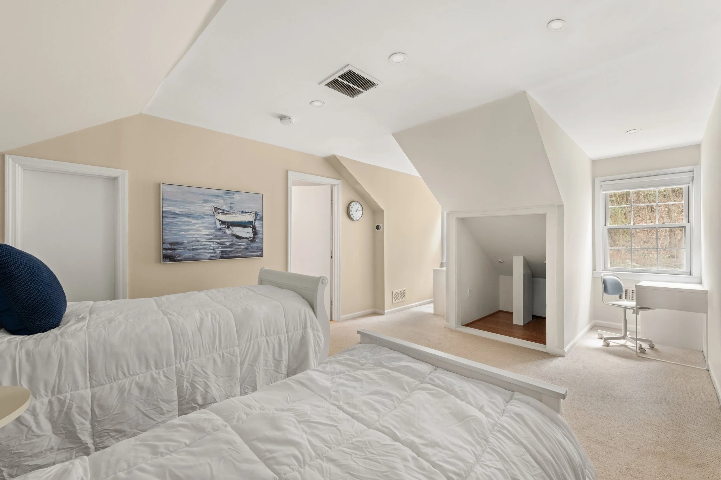 Upstairs-bedroom-43-Village-Walk-Wilton-CT_036-.jpg
