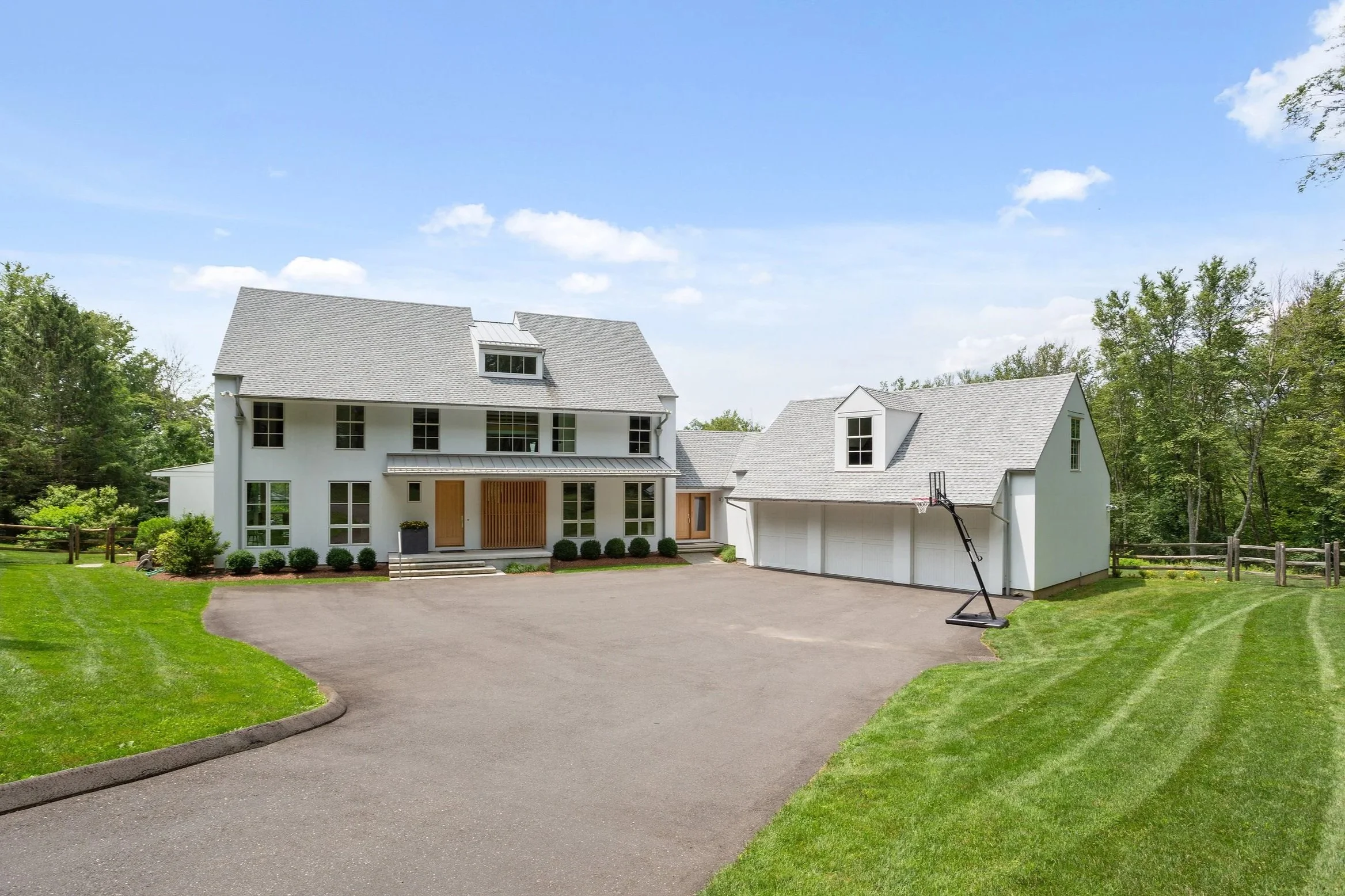 30 Lords Highway, Weston