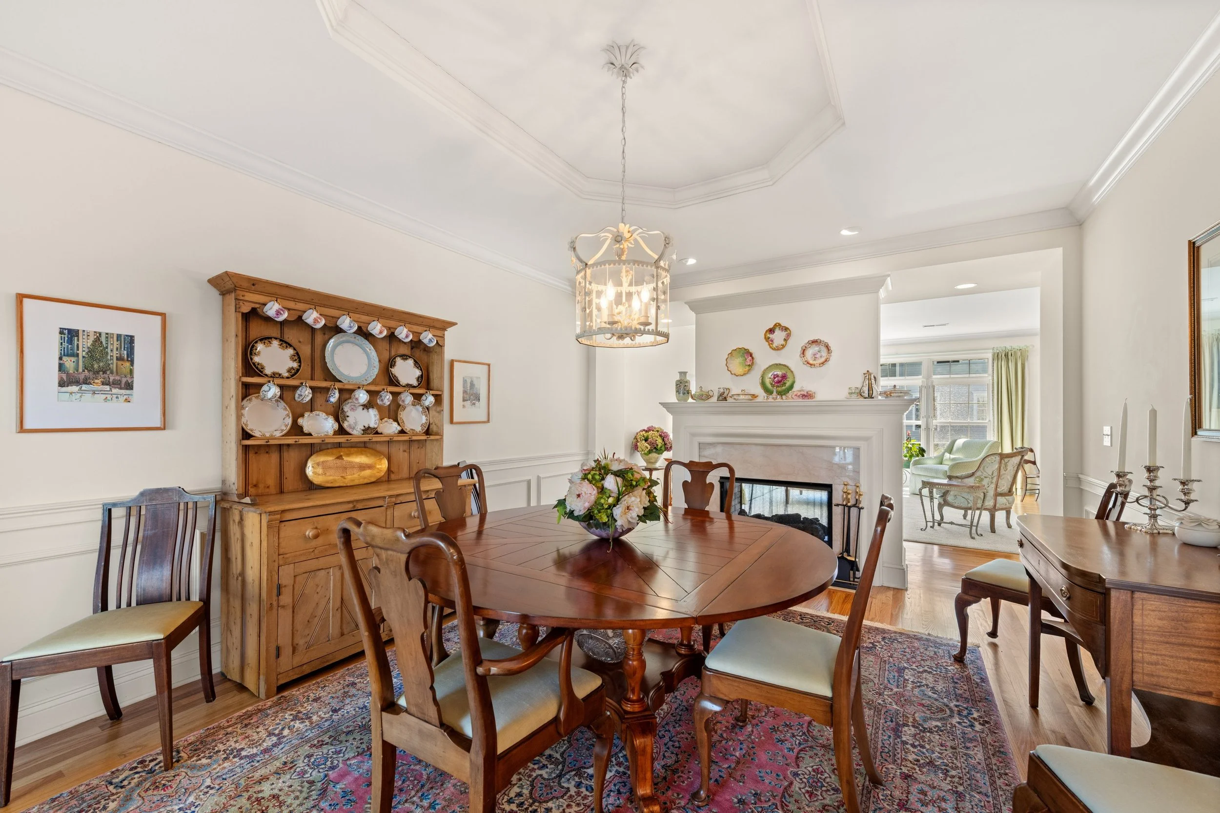 Dining-room-fireplace-70-Southport-Place-Fairfield-CT_014.jpg