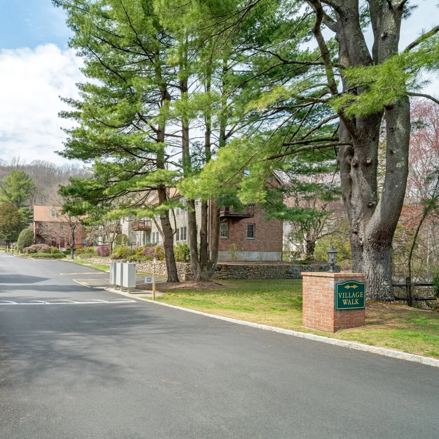Time to right-size? We have your spot in the lovely Village Walk complex in Wilton. Two bedrooms, two baths and beautifully updated,  bright living spaces. 

43 Village Walk, Wilton
$525,000

~~~~~~~~
#teamKMS
~~~~~~~~

KMS Team at Compass (kmscompas