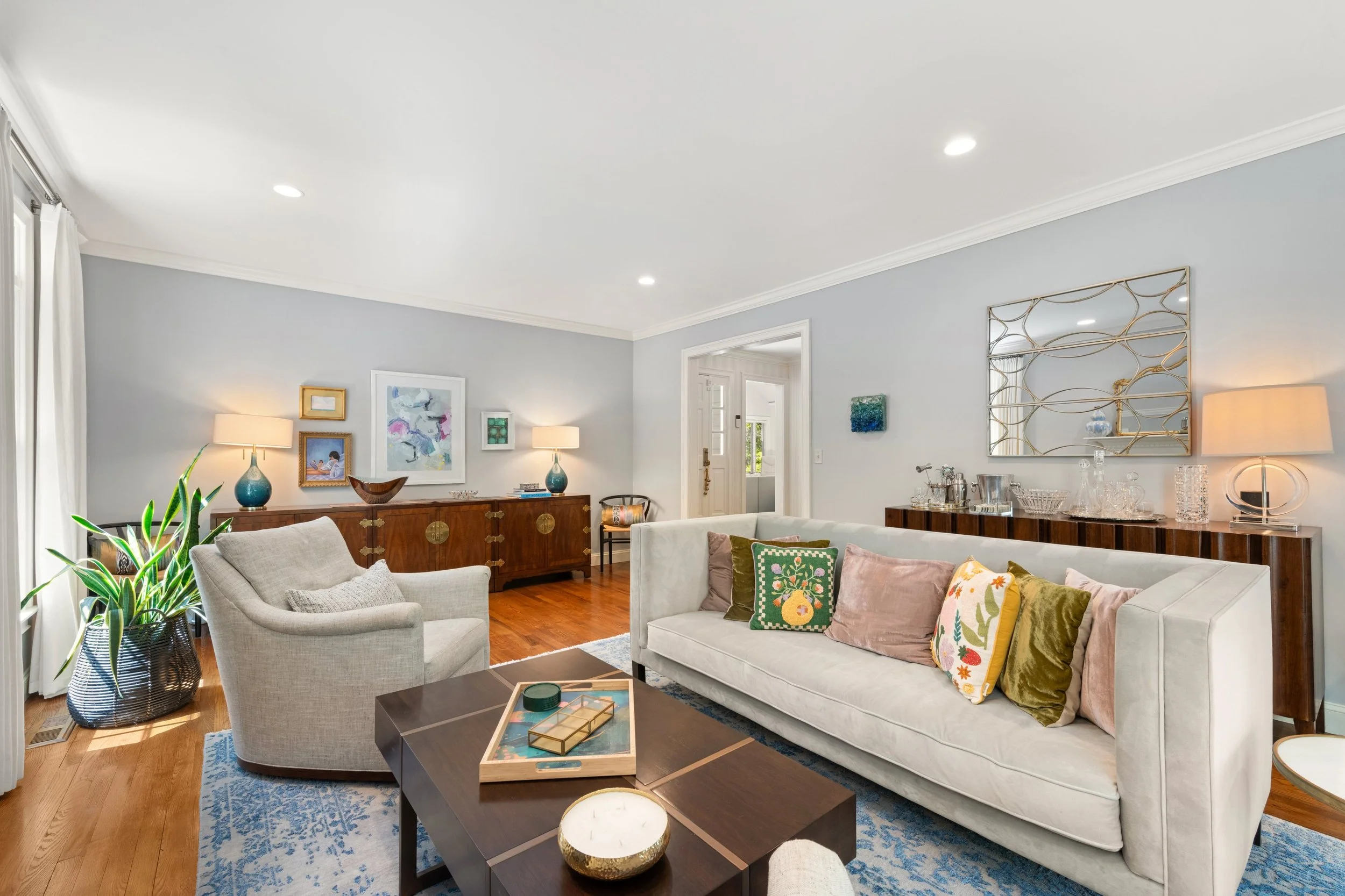 Foyer-to-living-room-21-Timber-Mill-Lane_weston-CT_020.jpg