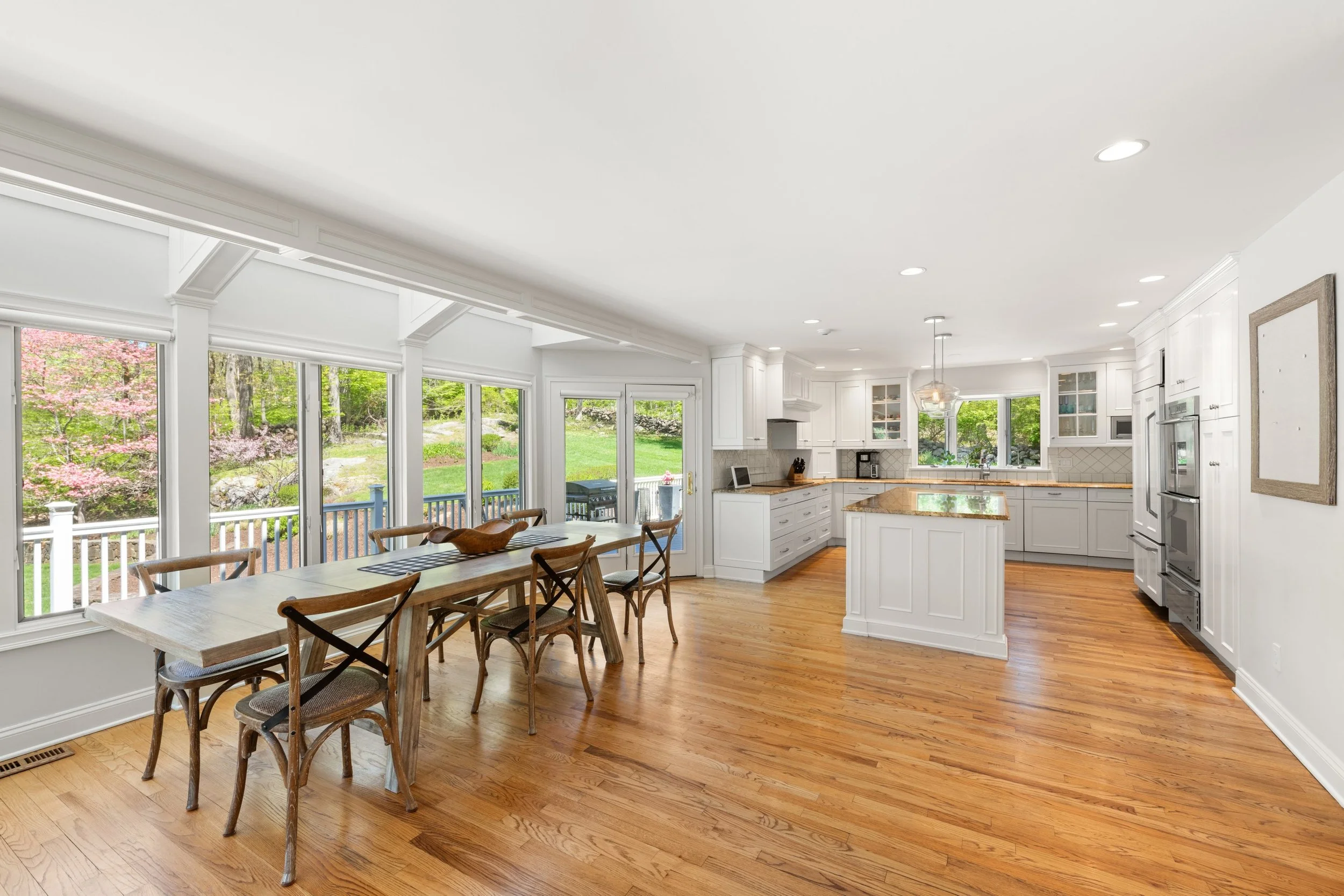 Kitchen-dining-21-Timber-Mill-Lane_weston-CT_025.jpg