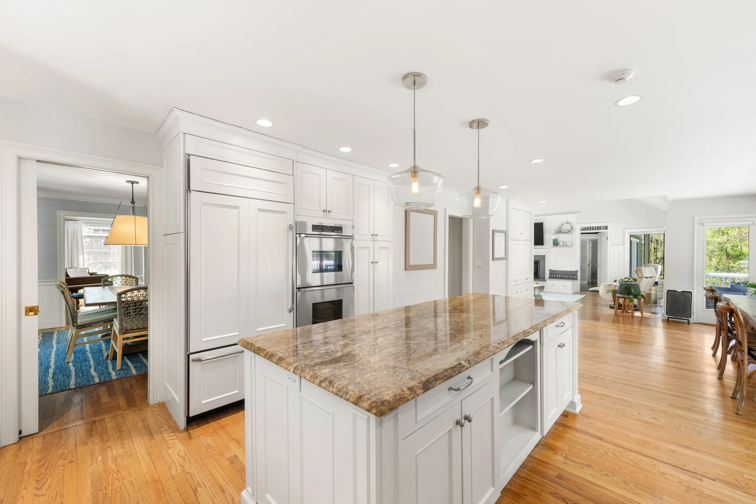 Kitchen-open-flow-21-Timber-Mill-Lane_weston-CT_031.jpg