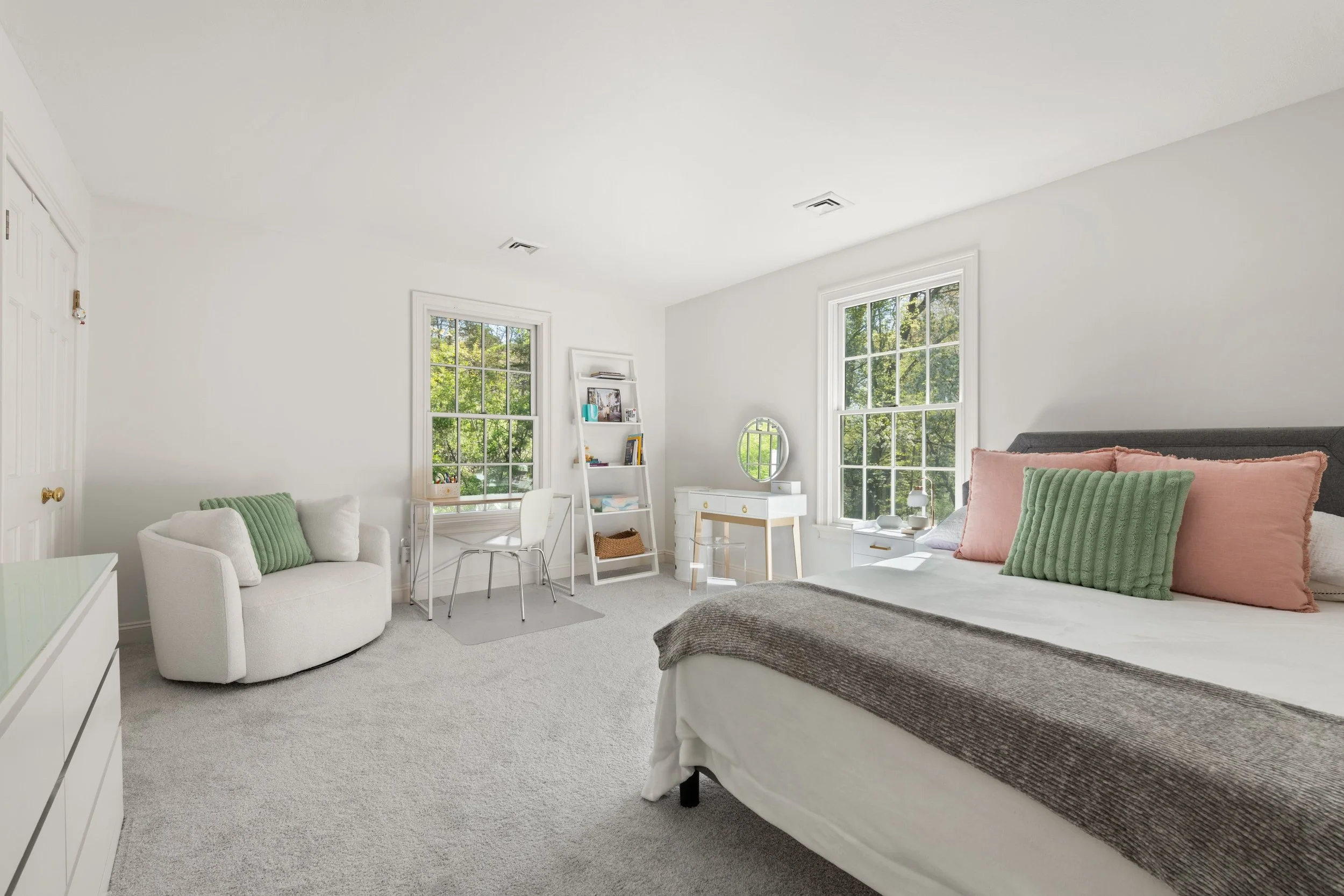 Bedroom-21-Timber-Mill-Lane_weston-CT_045.jpg