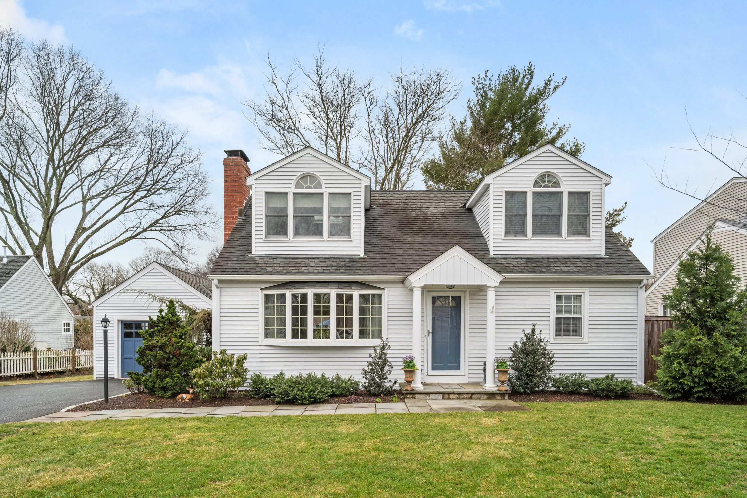 25 Oak Street, Westport