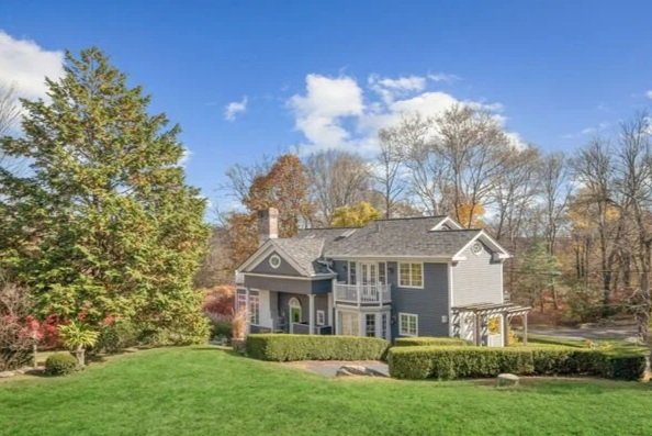 135 Comstock Hill Road, New Canaan