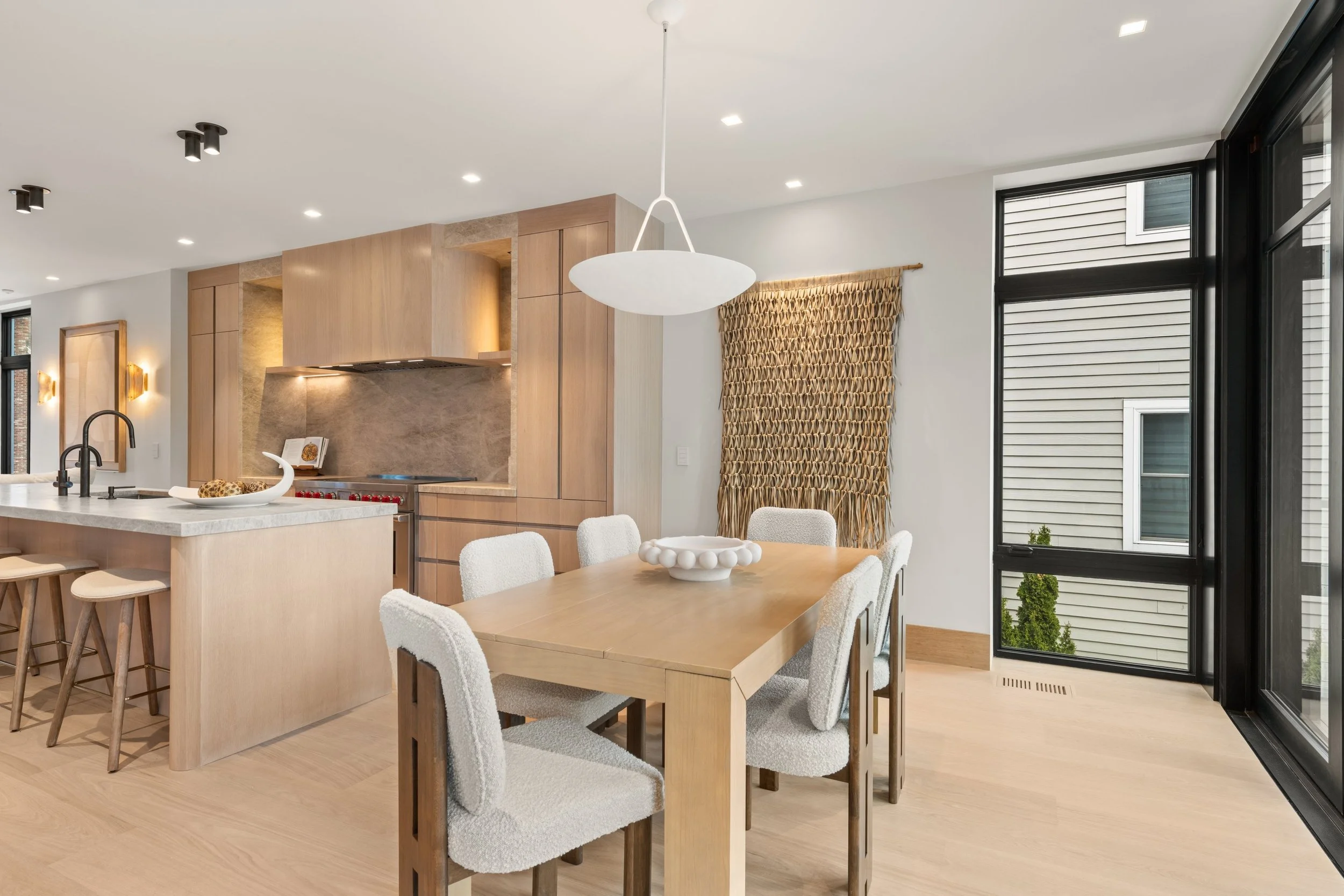 16-Westport-Avenue-Westport-CT_Dining-flows-kitchen-048-.jpg