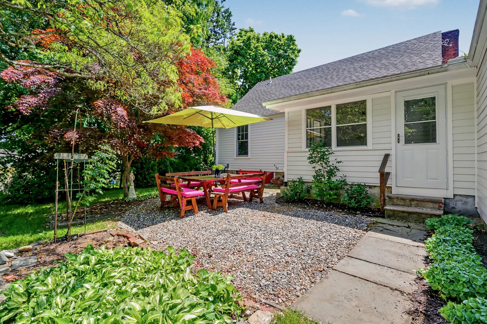 12-Sunrise-Road-Westport-CT_26-backyard-dining.jpeg