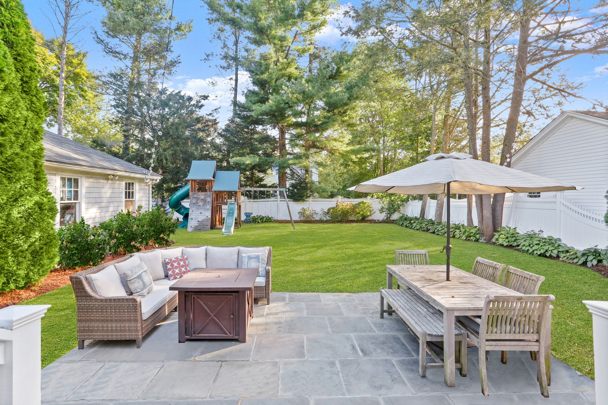 73-Fairmount-Terrace-Fairfield-CT-37_bluestone-patio.jpg