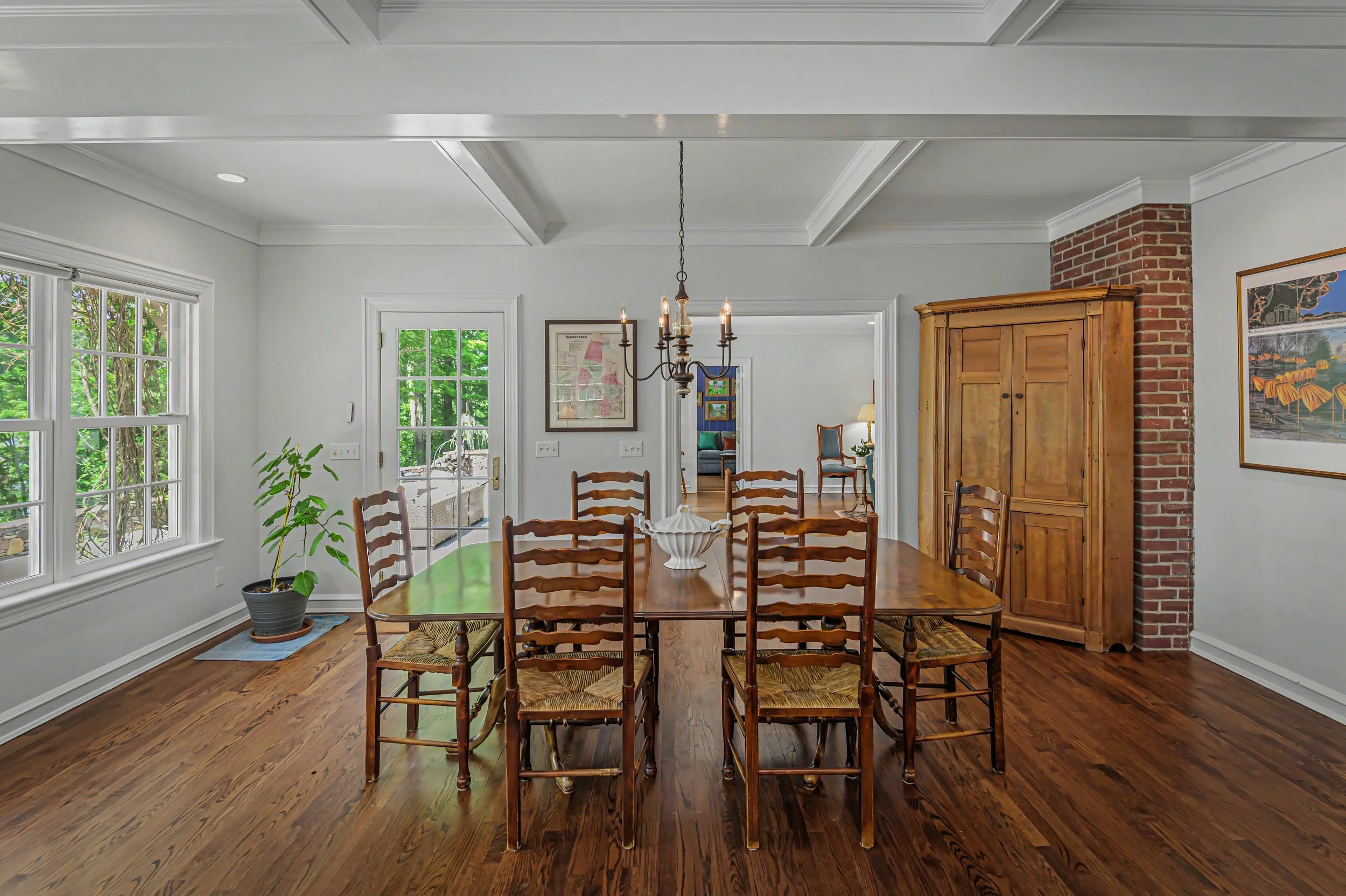 25-Pond-Road-Ridgefield-CT_JJG_0323-dining-room.jpg