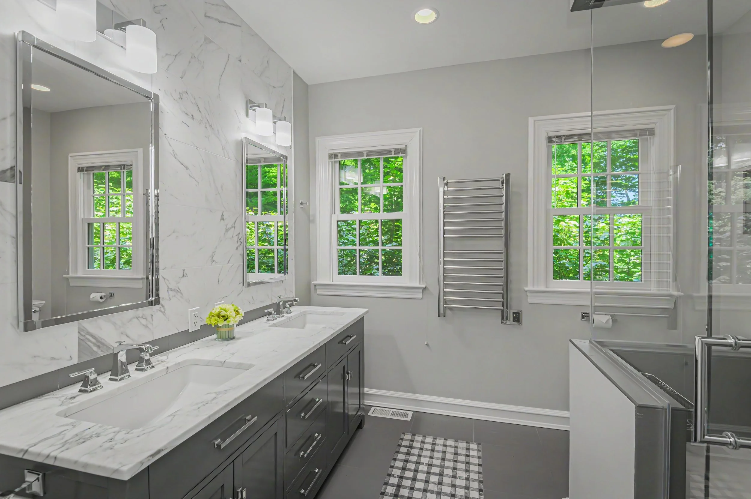 25-Pond-Road-Ridgefield-CT_JJG_0242-Primary-bath.jpg