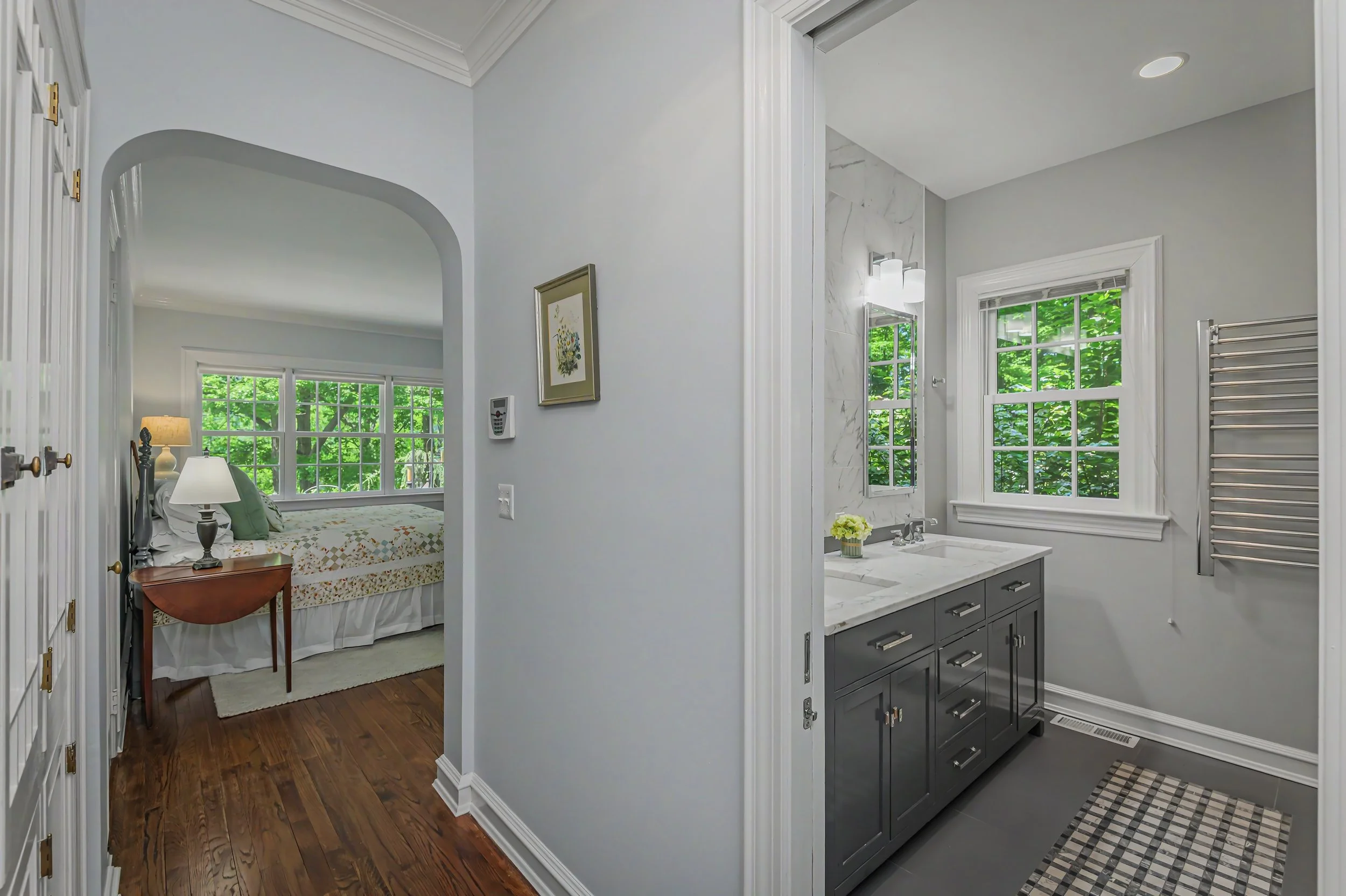 25-Pond-Road-Ridgefield-CT_JJG_0252-Entrance-to-Primary-suite.jpg
