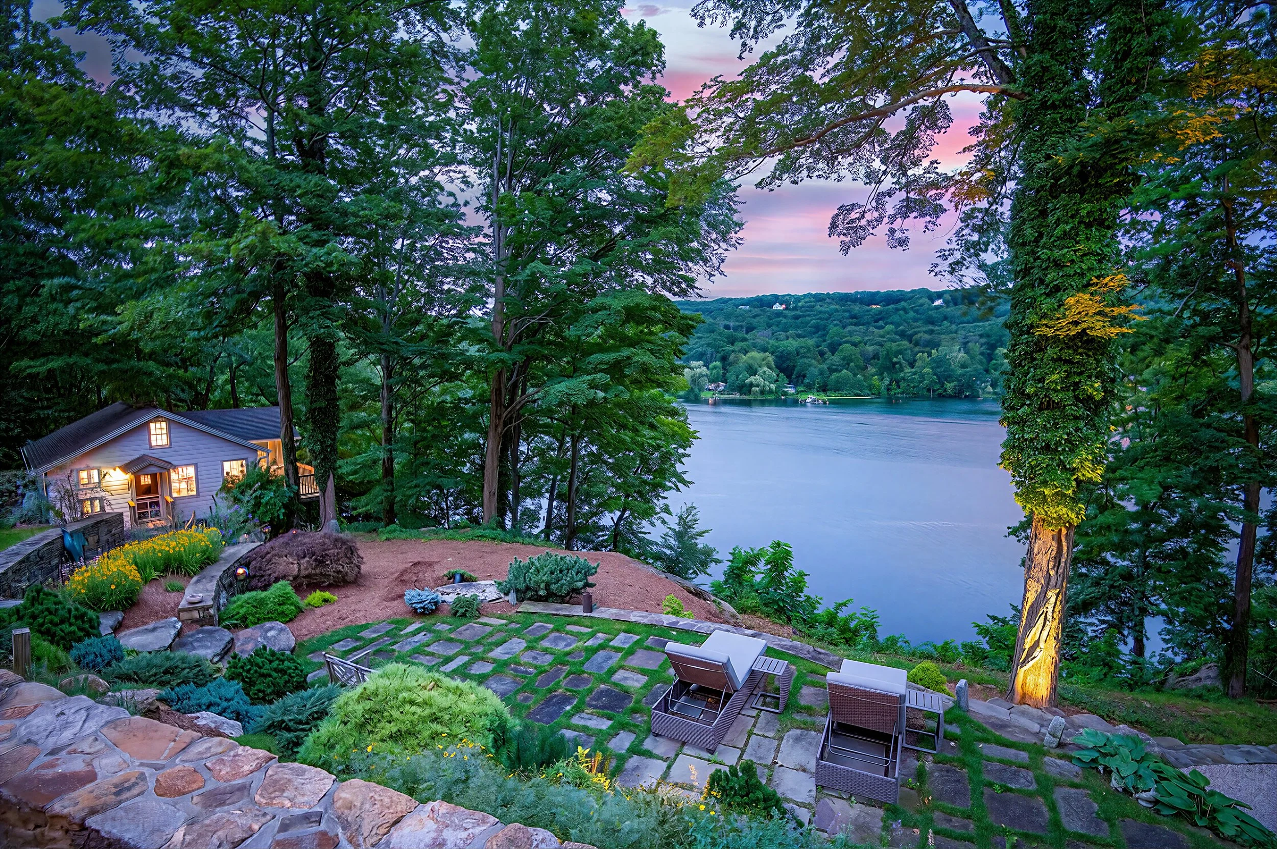 25-Pond-Road-Ridgefield-CT_JJG_3524-Twilight-views.jpg