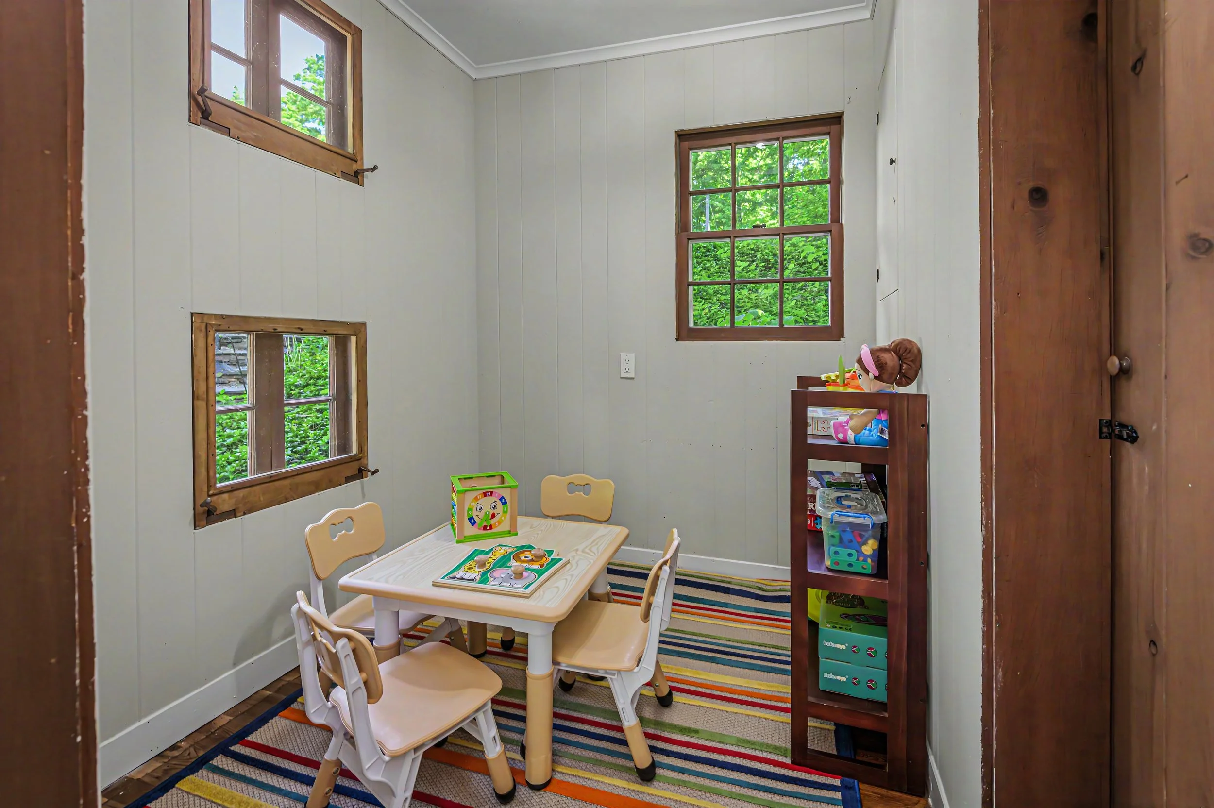 25-Pond-Road-Ridgefield-CT_JJG_0331-cottage-playroom.jpg
