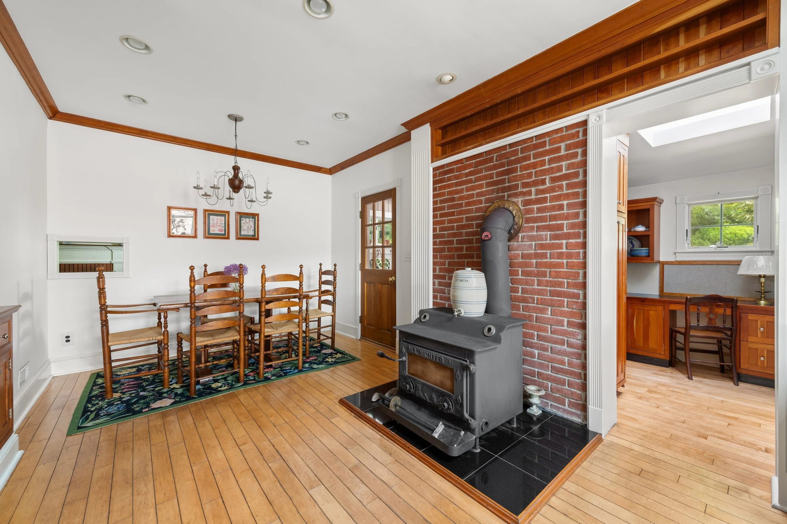 Eat-in-kitchen-170-New-Canaan-Avenue-Norwalk-CT_062.jpg