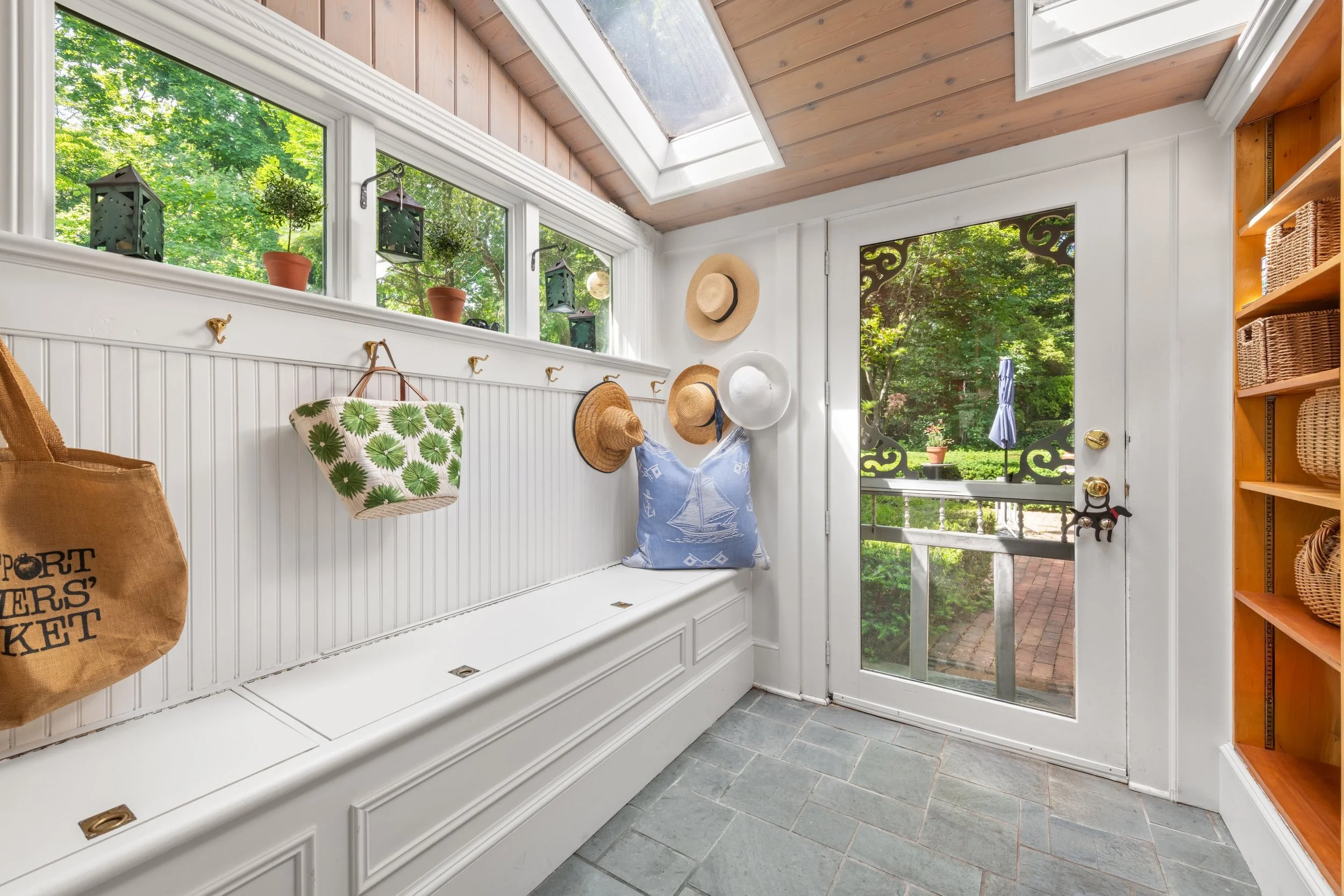 Mudroom-170-New-Canaan-Avenue-Norwalk-CT_061.jpg