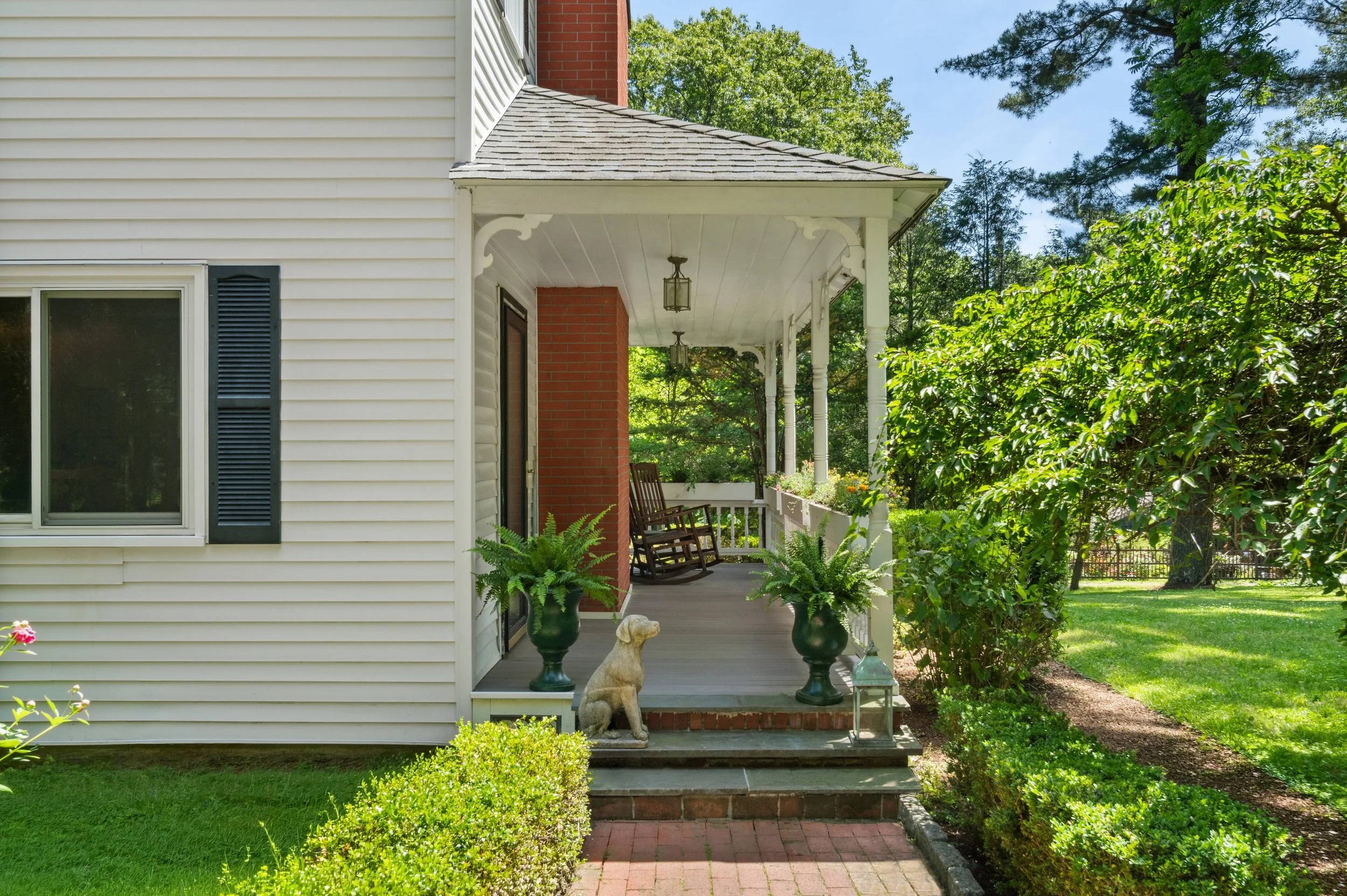 Wrap-around-porch-170-New-Canaan-Avenue-Norwalk-CT_019.jpg