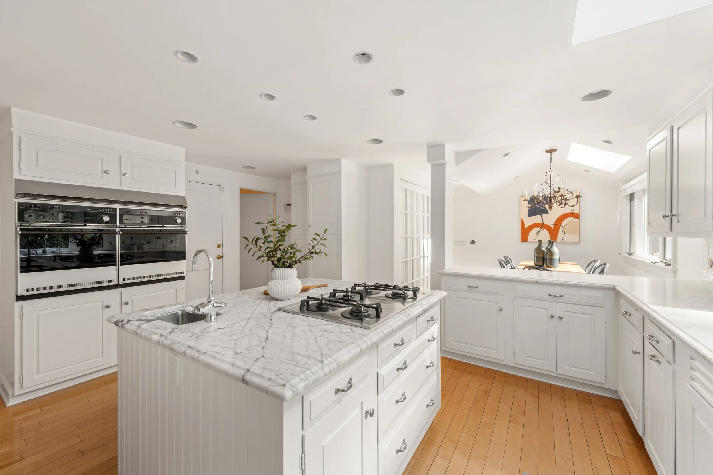 Kitchen-eat-in-18-River-Lane-Westport-CT_029-.jpg