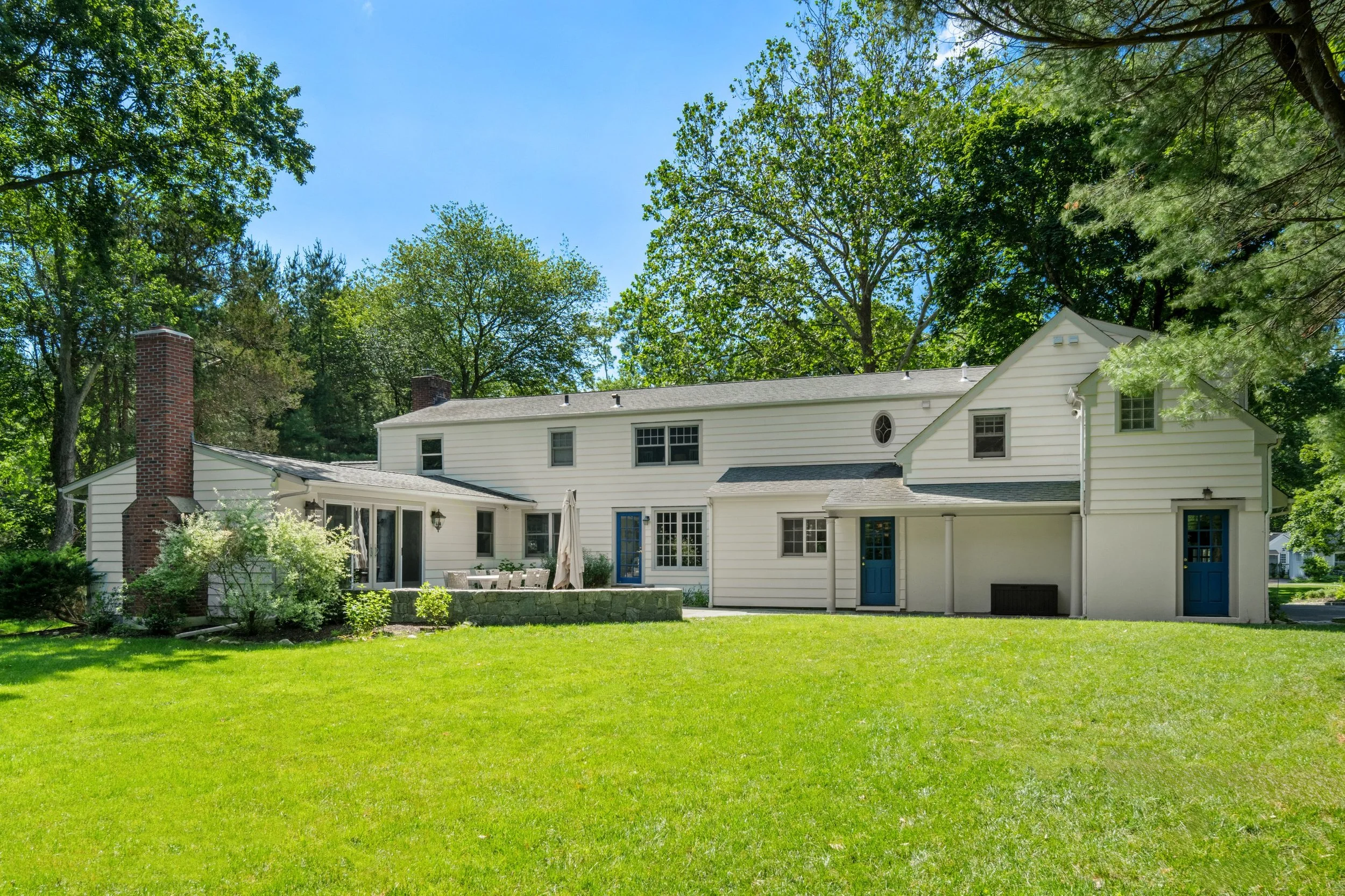 Back-patio-18-Silver-Brook-Road-Westport-CT_010-.jpg