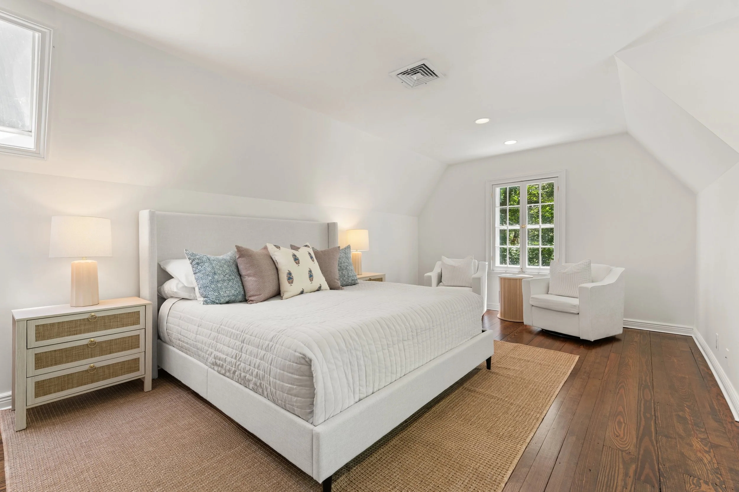 Primary-bedroom_123-Lyons-Plain-Road-Weston-CT_043-.jpg