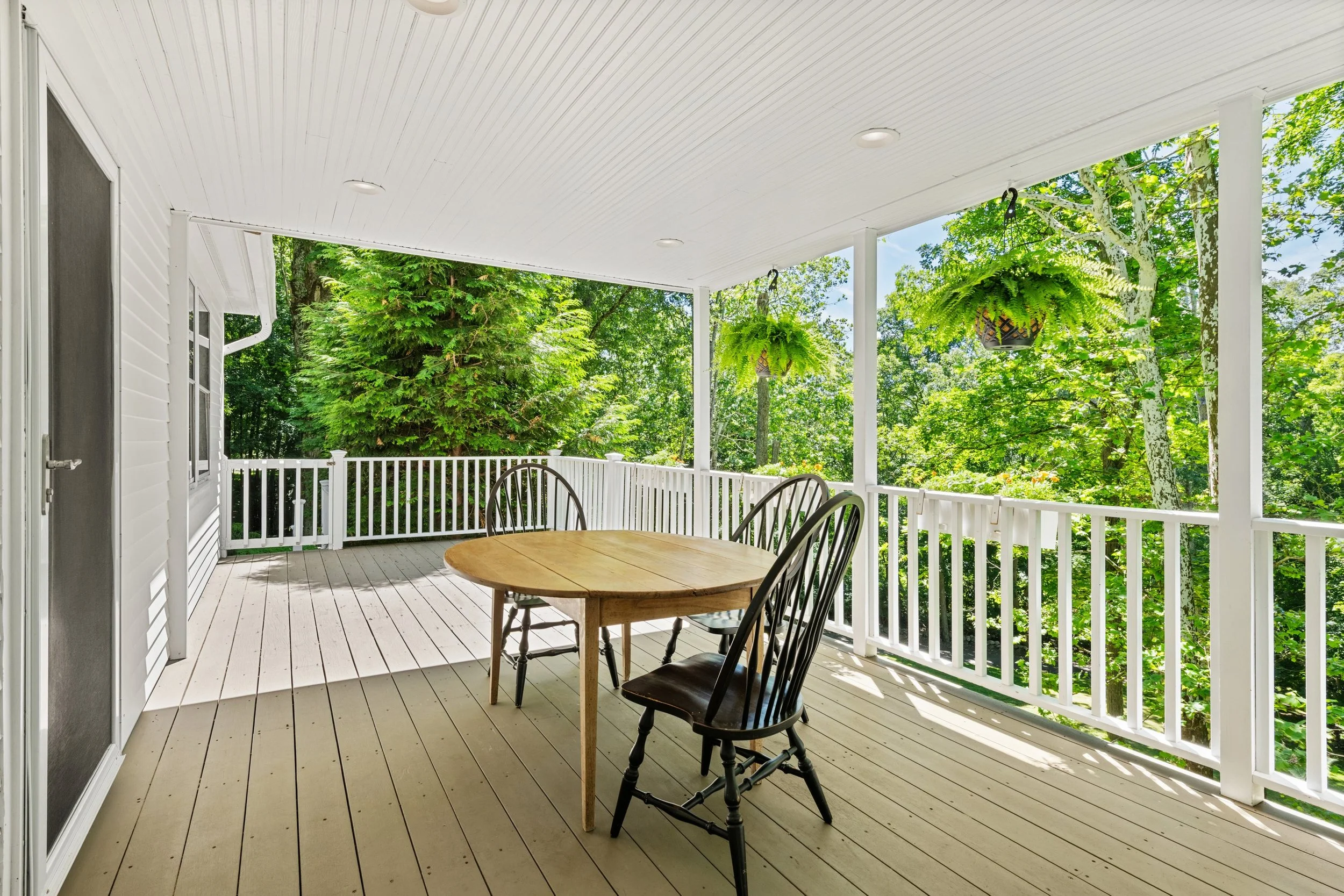 Covered-porch_123-Lyons-Plain-Road-Weston-CT_018-.jpg