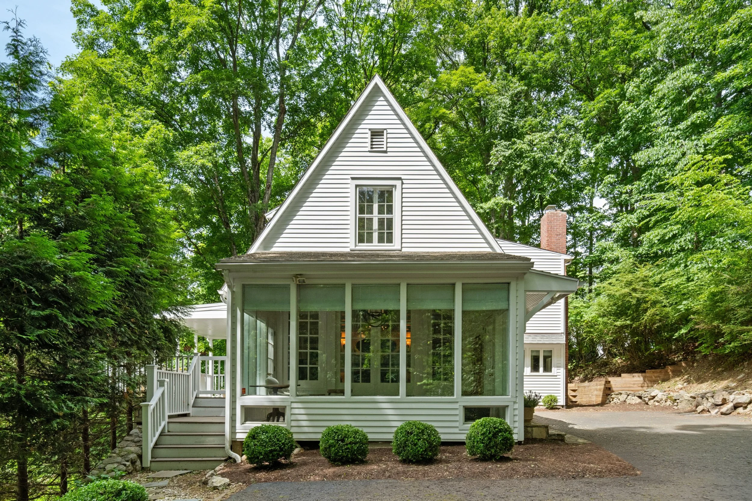 123 Lyons Plain Road