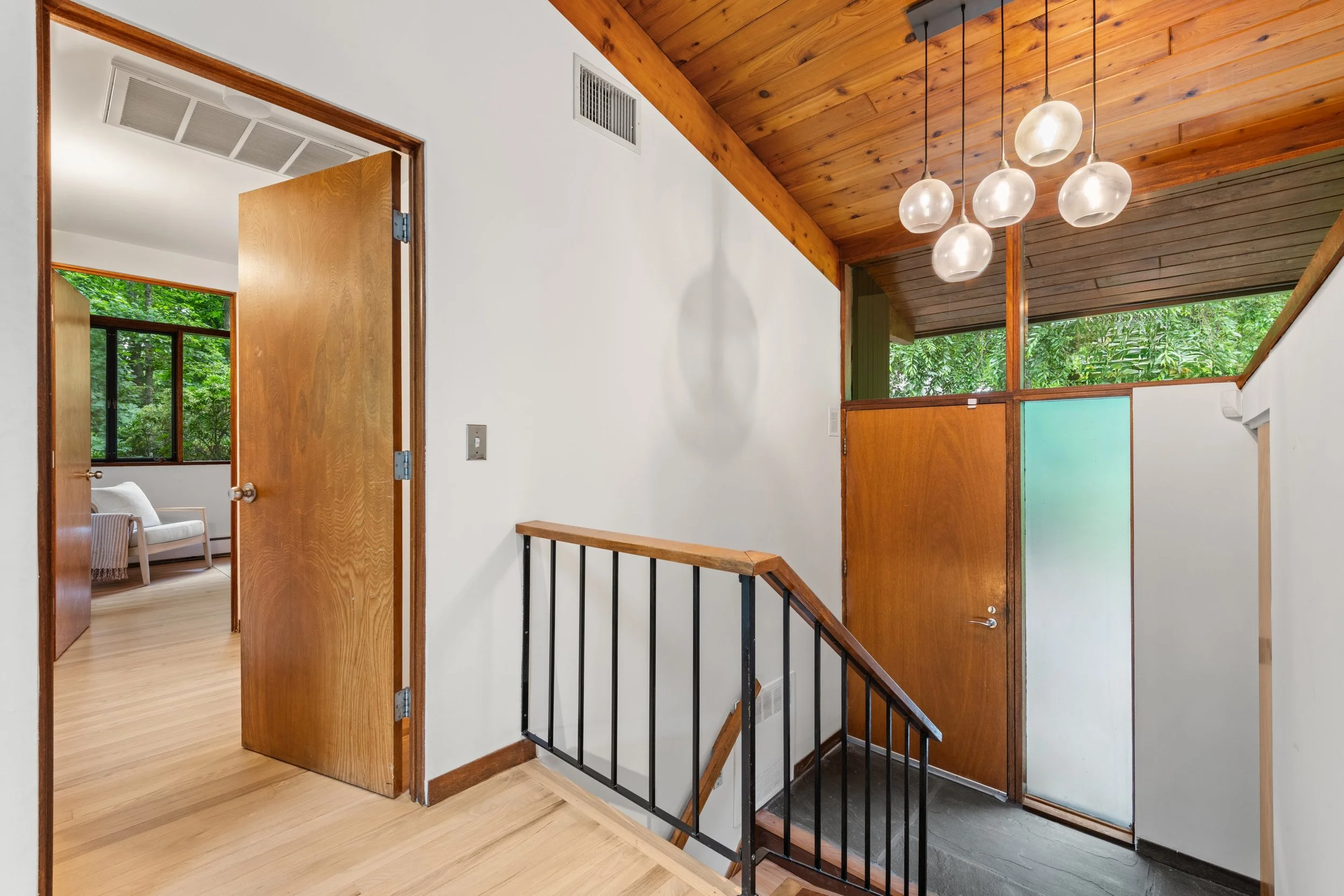 Foyer_9-Fall-Ridge-Road-Weston-CT_033-.jpg