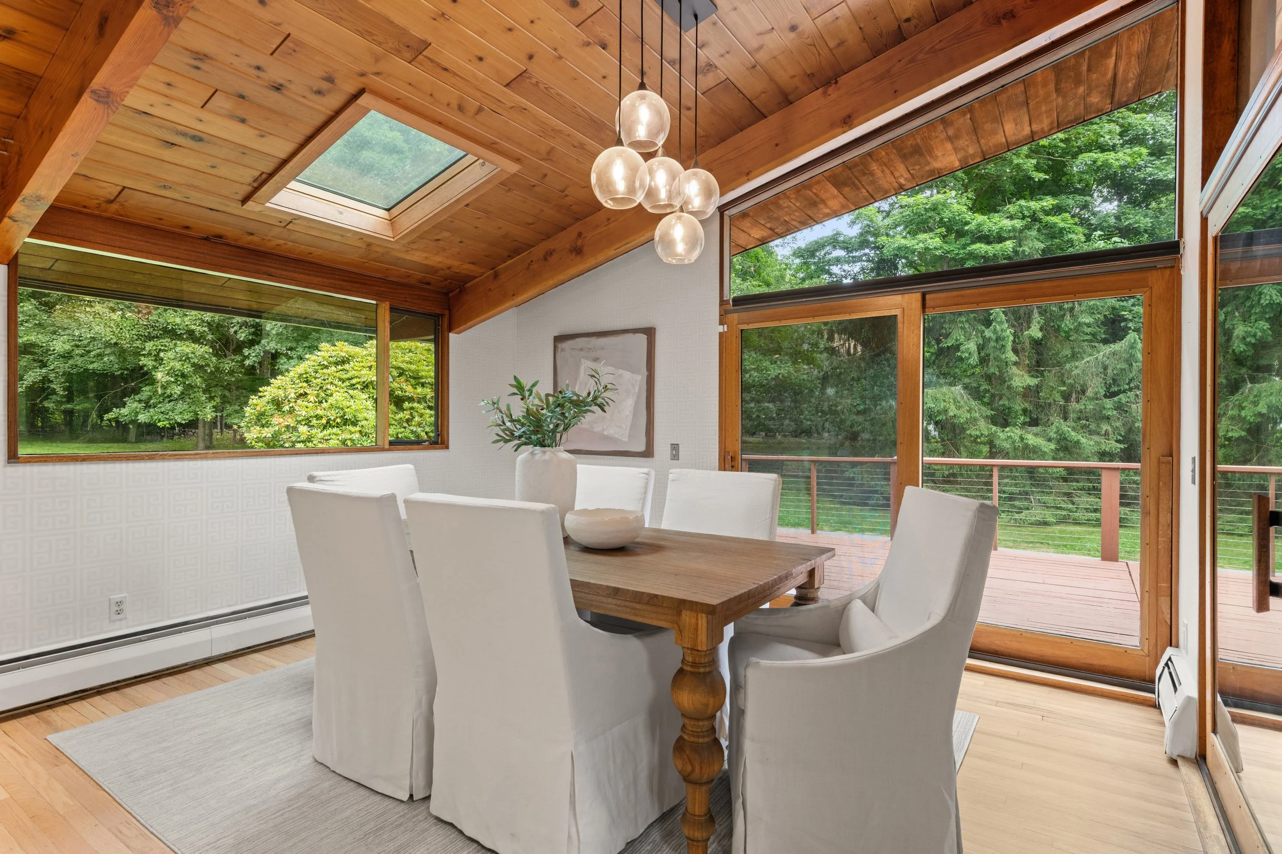 Dining-room_9-Fall-Ridge-Road-Weston-CT_044-.jpg