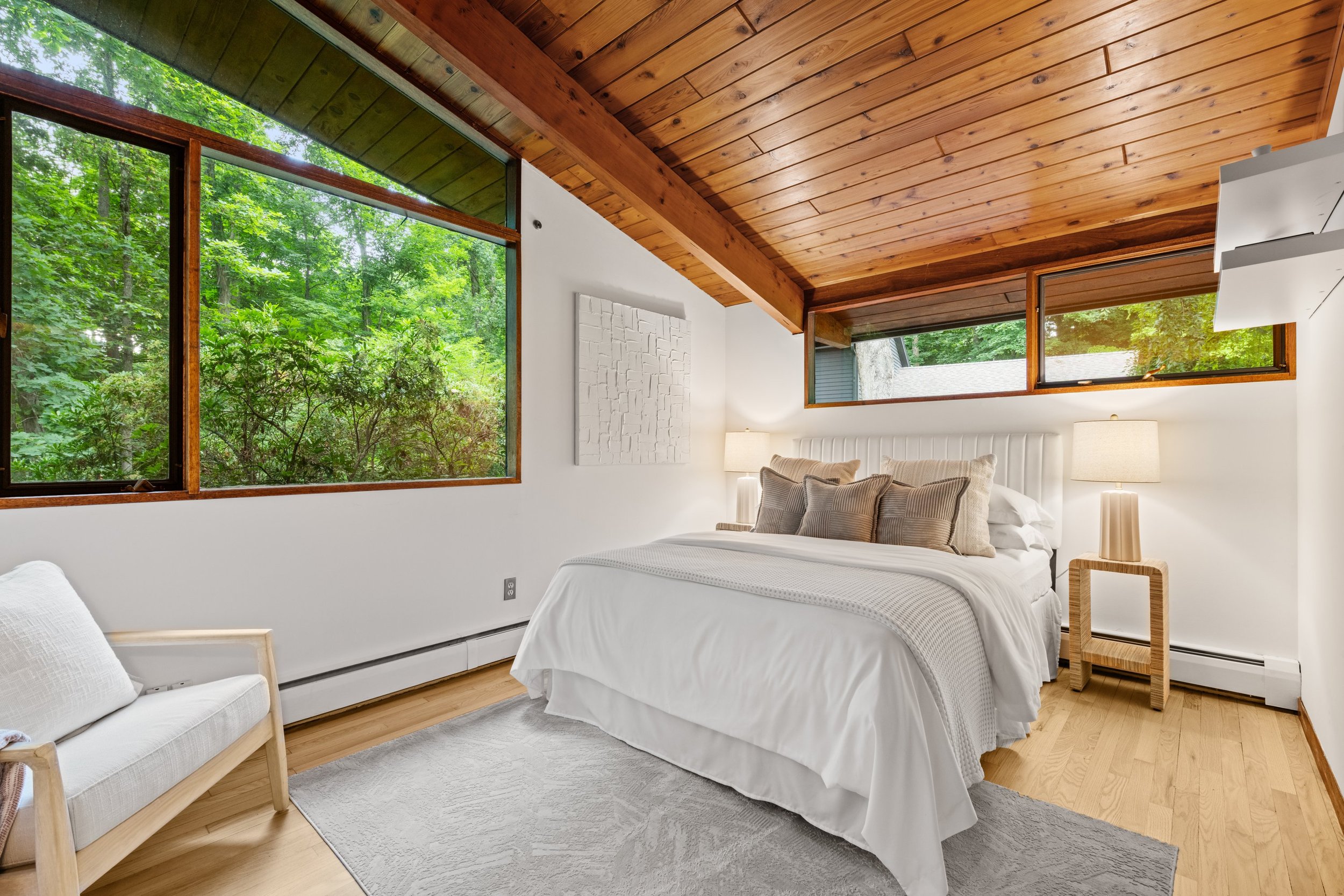 Bedroom-main-floor_9-Fall-Ridge-Road-Weston-CT_053-.jpg