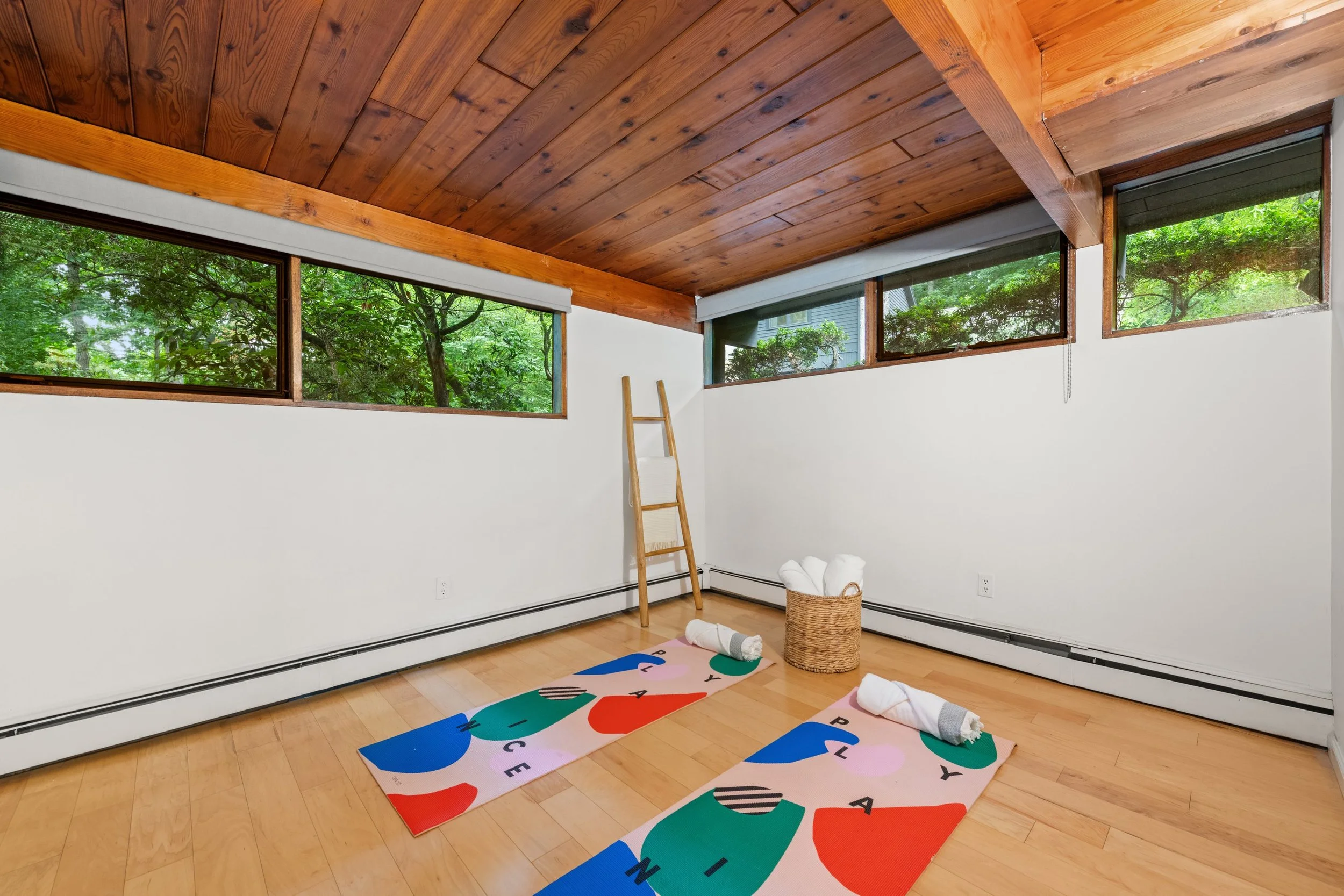 Playroom-Bedroom_9-Fall-Ridge-Road-Weston-CT_059-.jpg