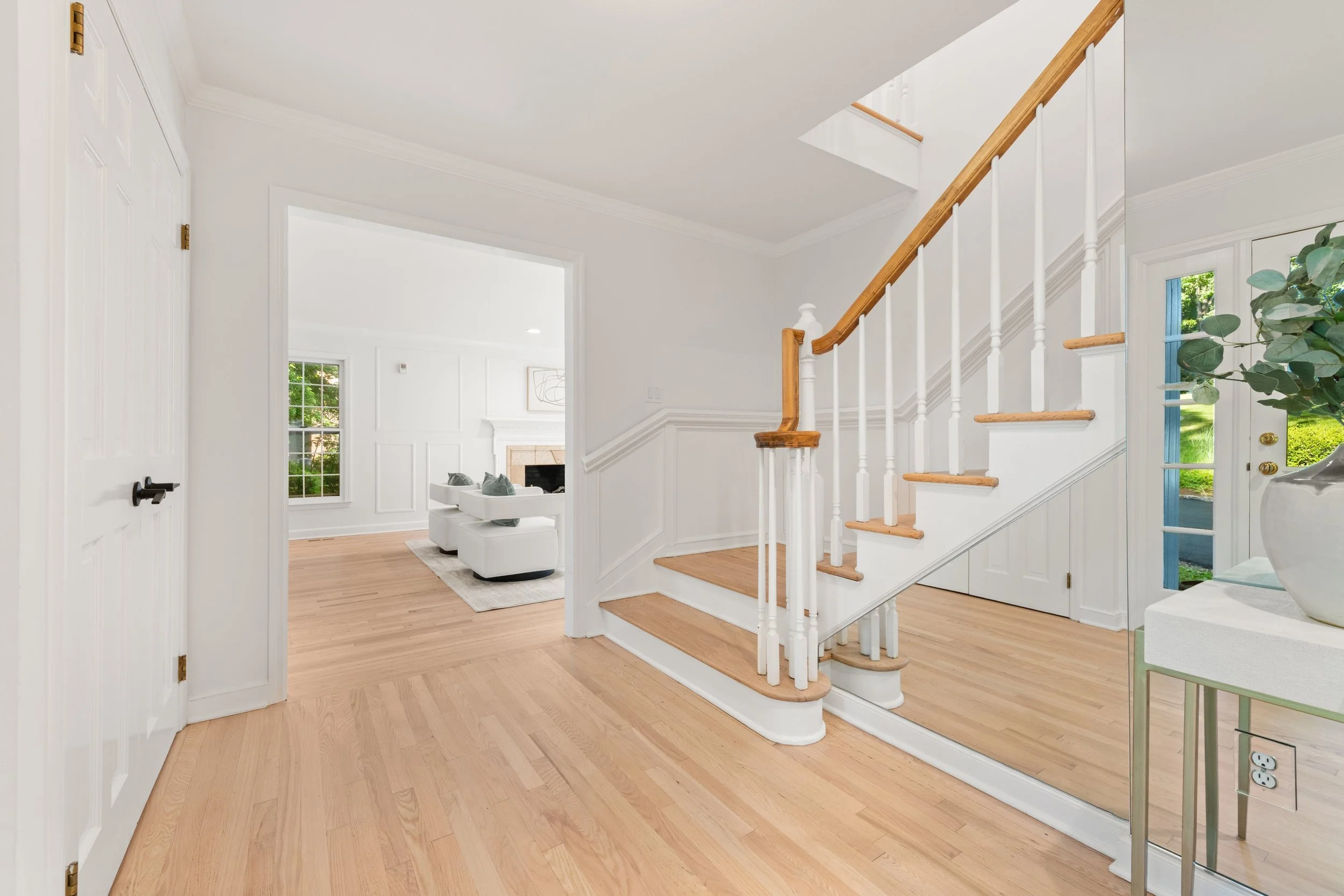 Foyer-to-living-room_017_32-Silver-Ridge_Common-Weston-CT.jpg