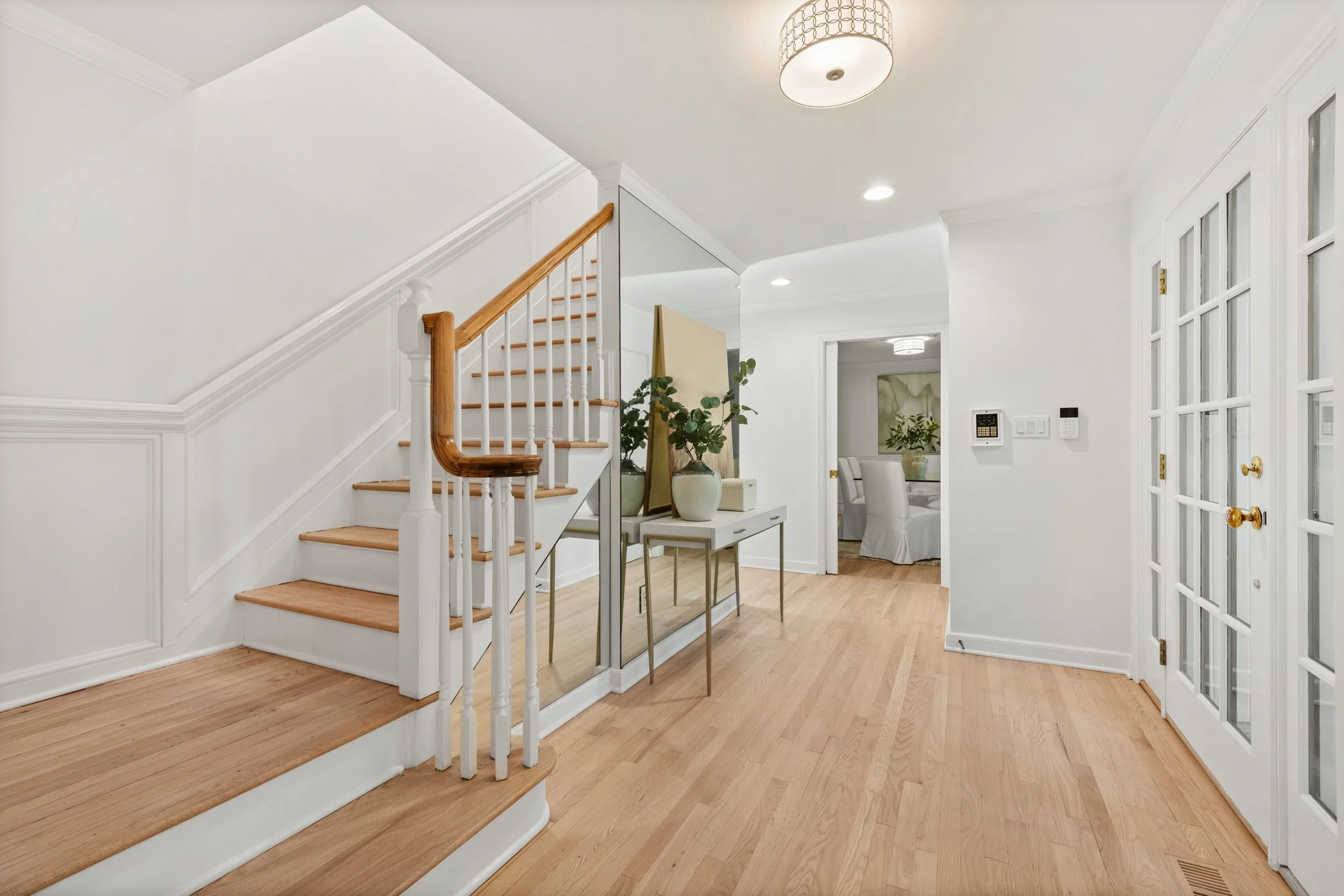 Foyer-018_32-Silver-Ridge_Common-Weston-CT.jpg