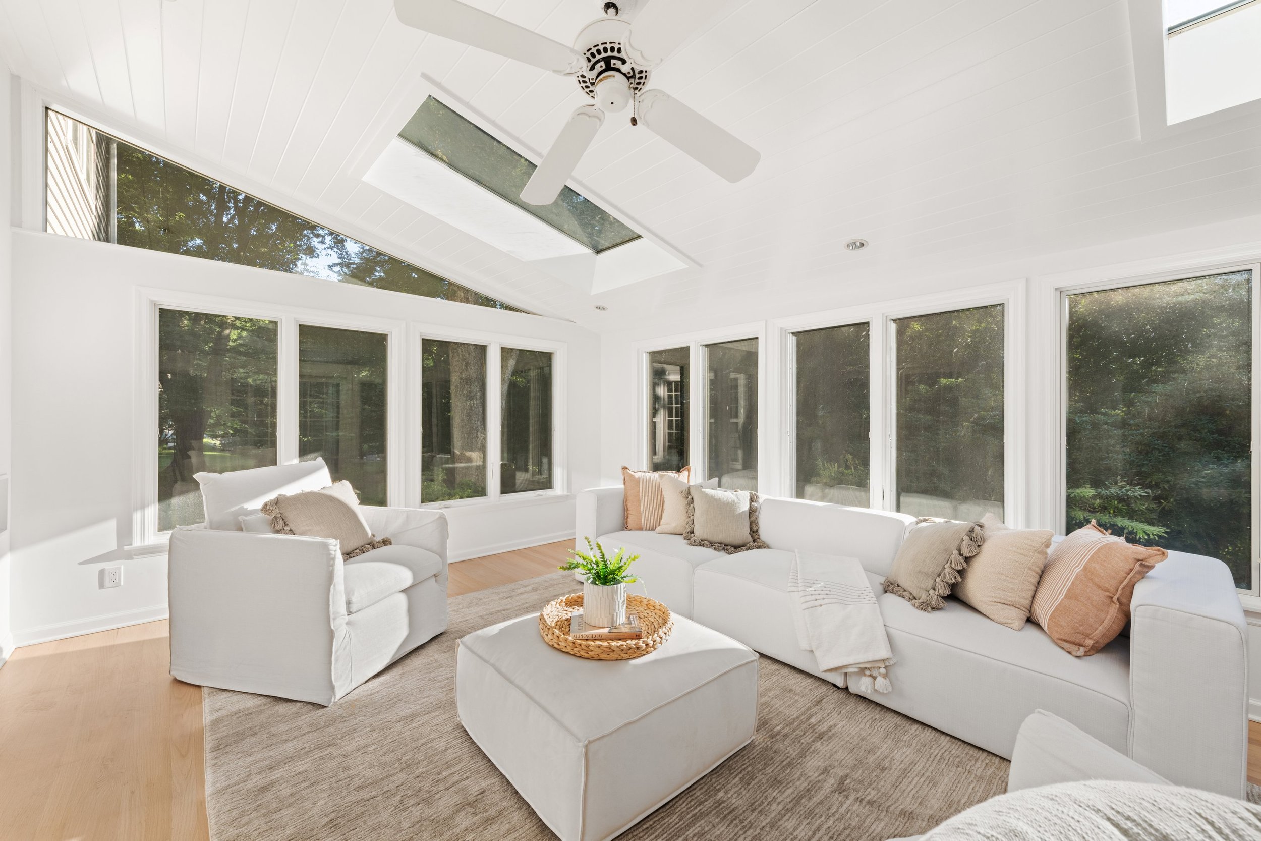 Sunroom-035-32SilverRidgeCommon-Weston-CT-06883-SMALL.jpg