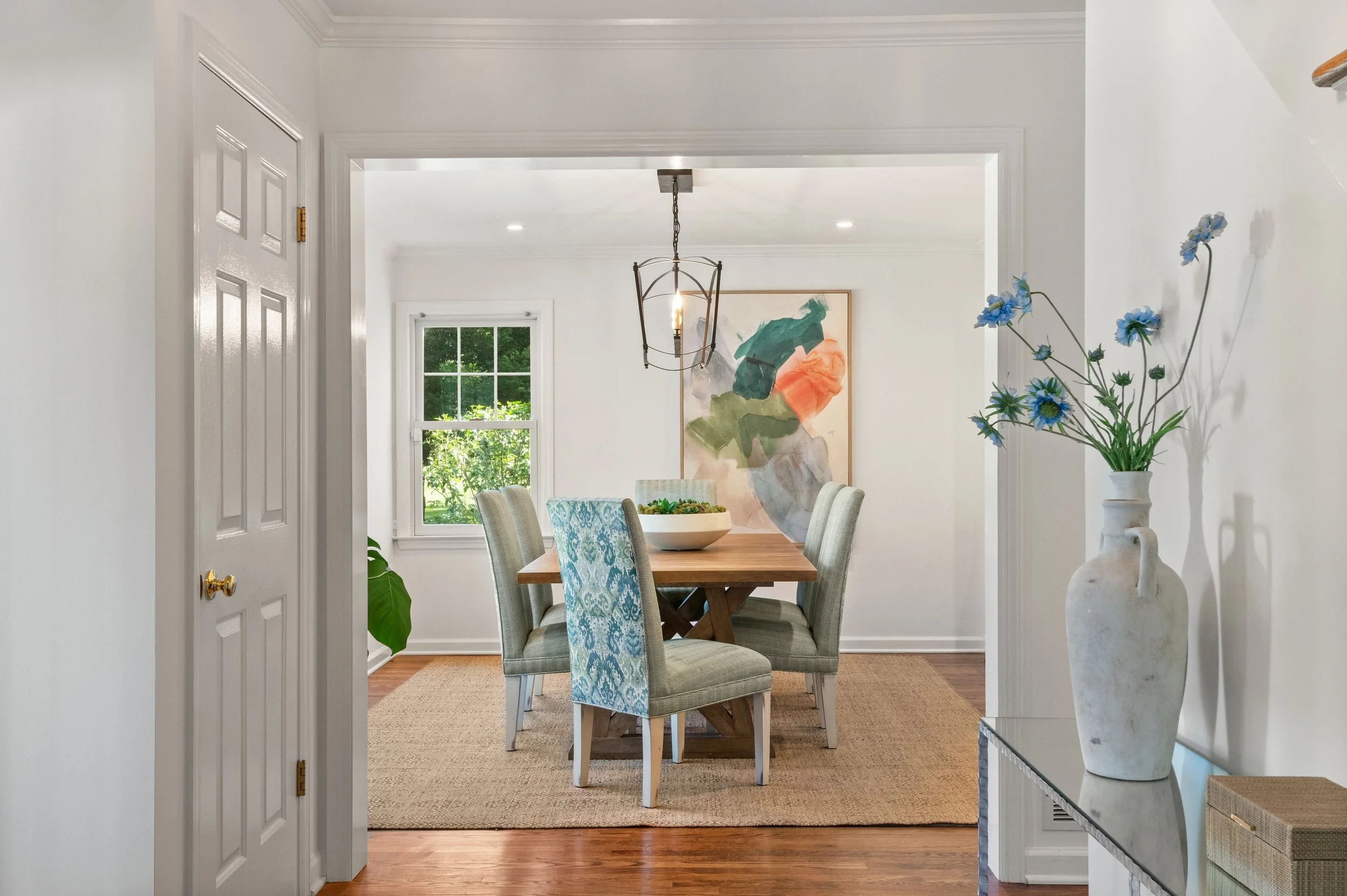 Dining-area_1680-Cross-Highway-Fairfield-CT_054-.jpg