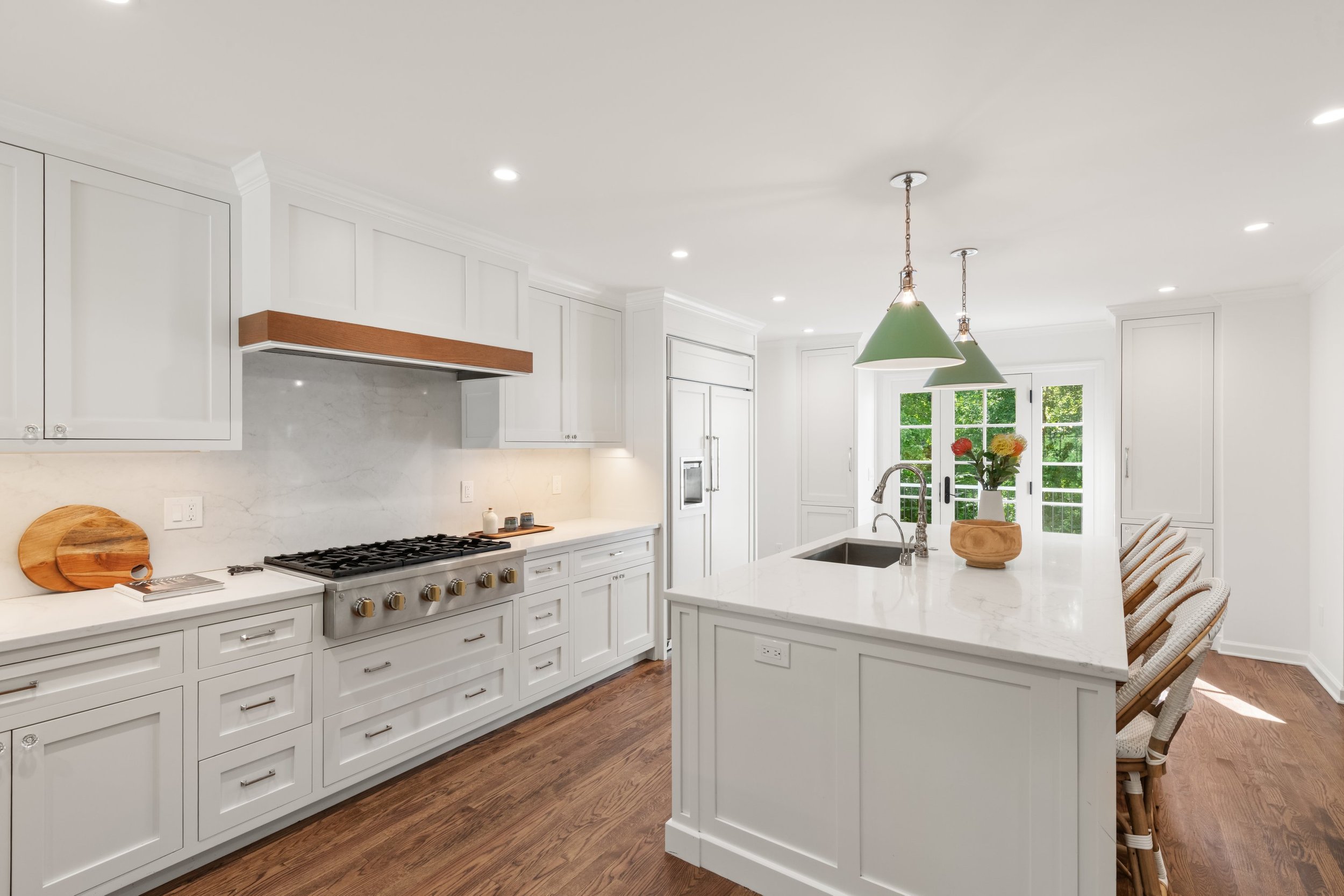 Kitchen-center-island_1680-Cross-Highway-Fairfield-CT_059-.jpg