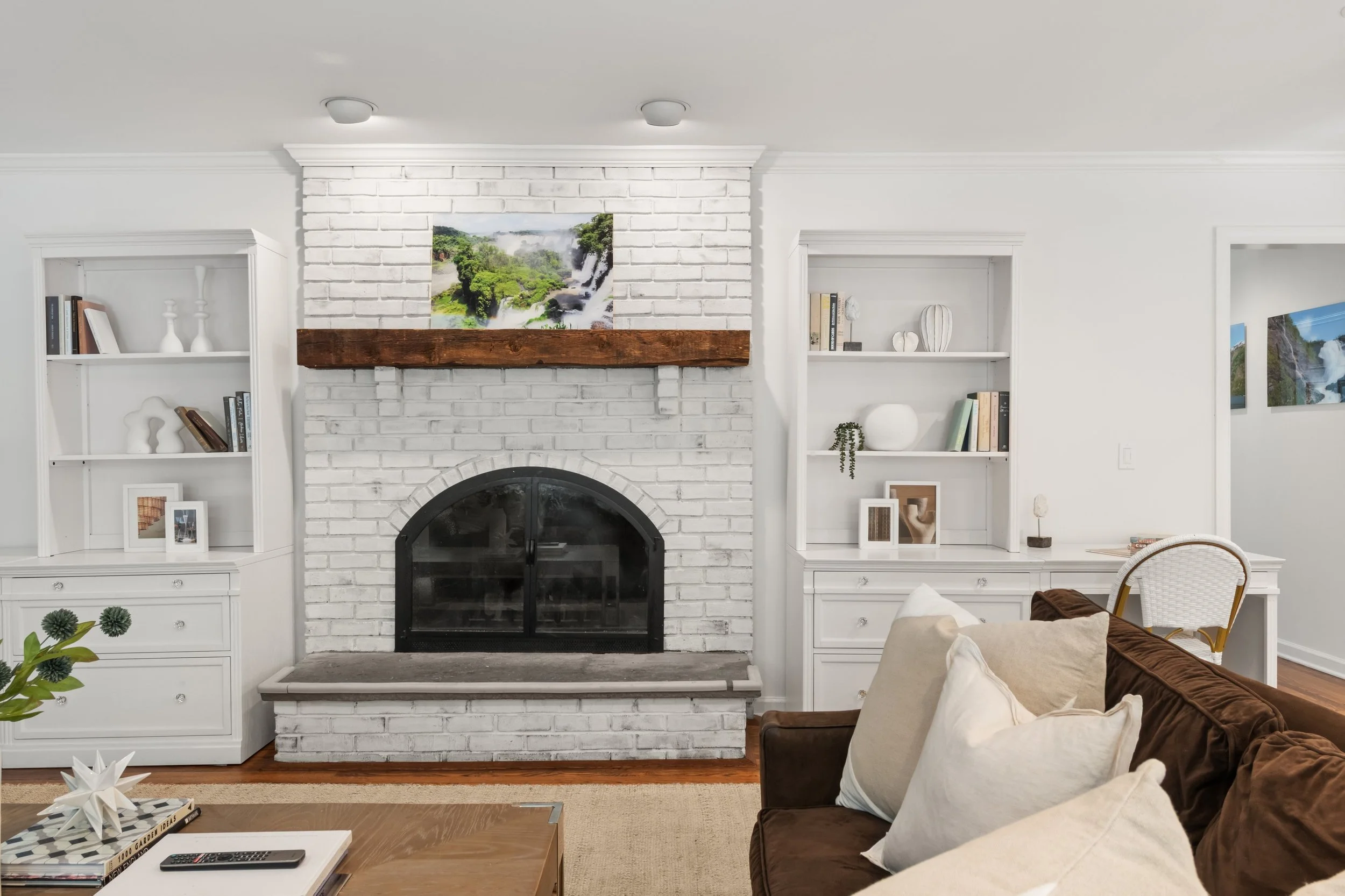 Family-room-fireplace_1680-Cross-Highway-Fairfield-CT_071-.jpg