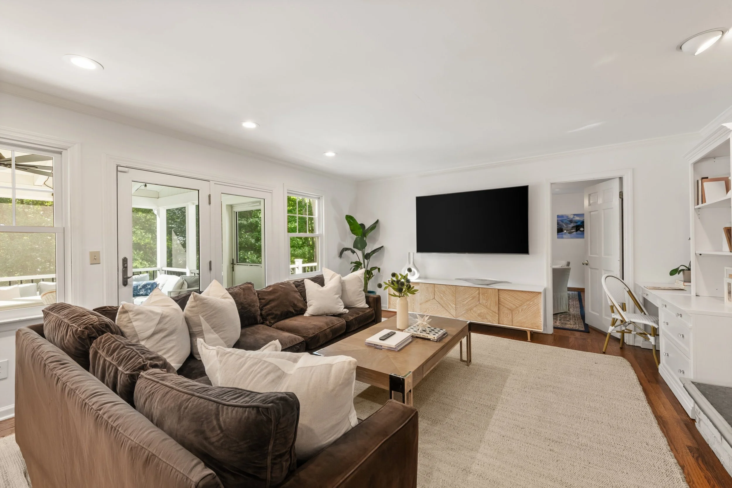 Family-room-to-sunroom_1680-Cross-Highway-Fairfield-CT_068-.jpg