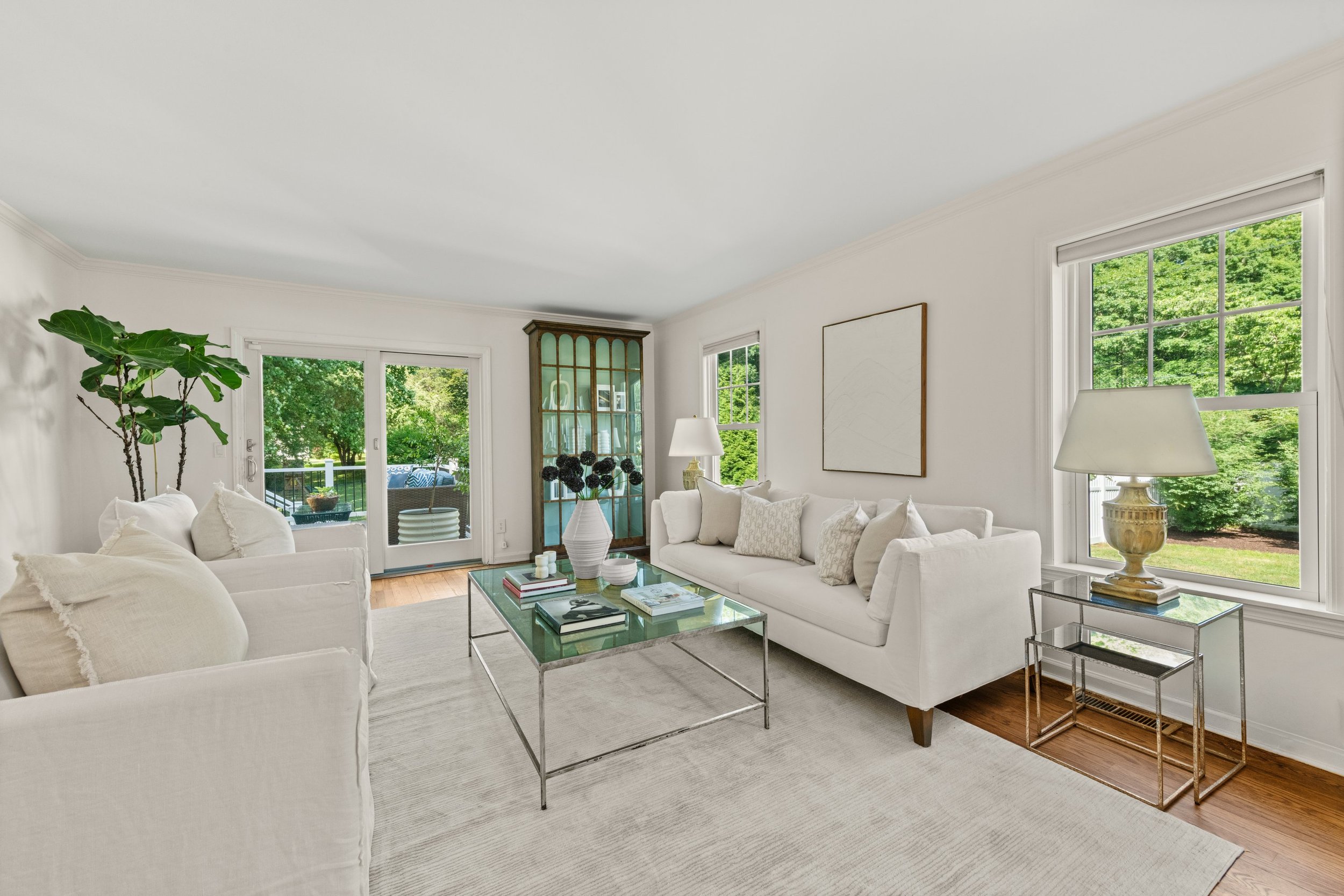 Living-room_1680-Cross-Highway-Fairfield-CT_050-.jpg