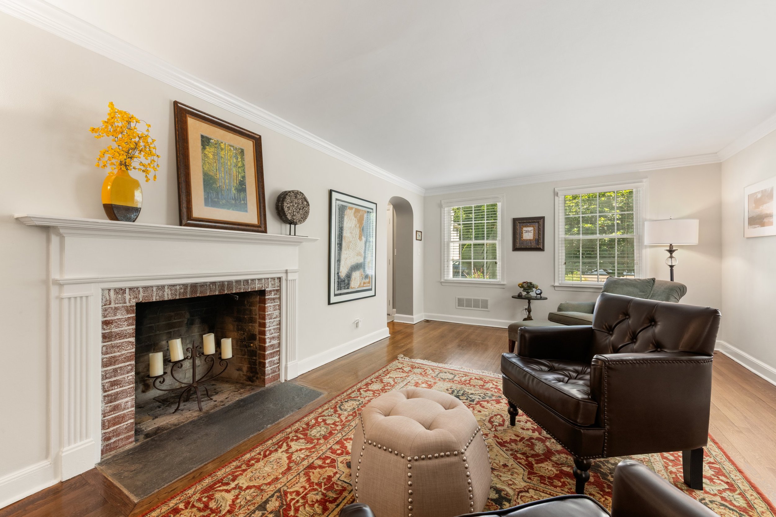 Living-room_85-Osborne-Place-Fairfield-CT_019.jpg